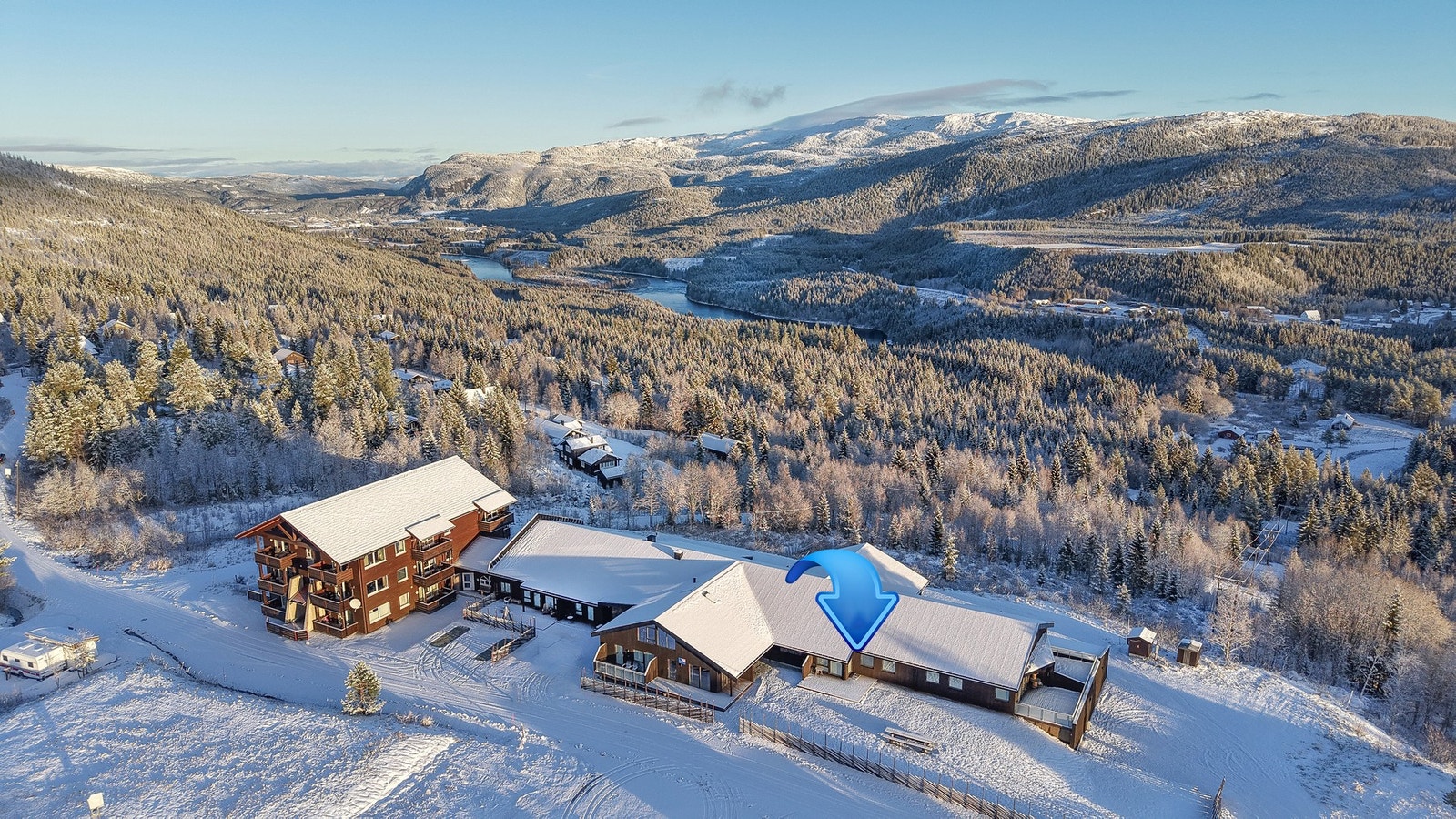 Avstand til Namsos er ca 59 km, og det er ca 72 km til Steinkjer Galleribilde