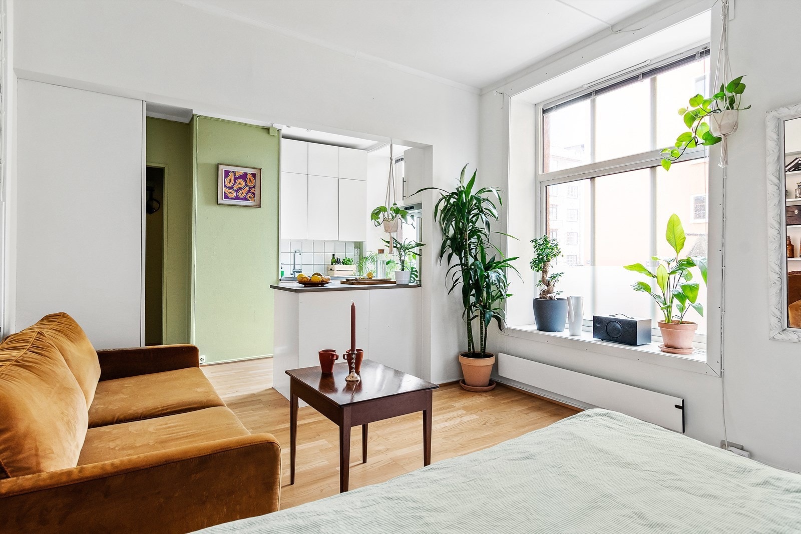 Hanna Gjervan Paulsen v/Nordvik ønsker velkommen til Claus Riis' gate 7B Galleribilde