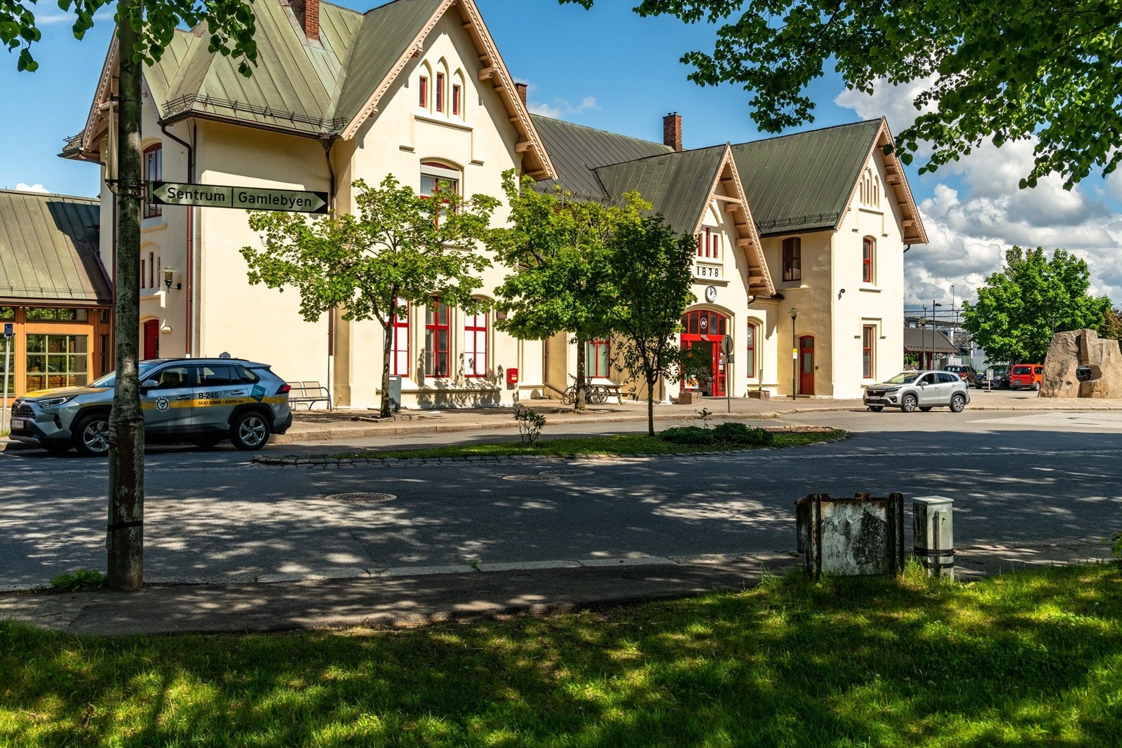 Kort vei til Fredrikstad stasjon for pendleren. Galleribilde