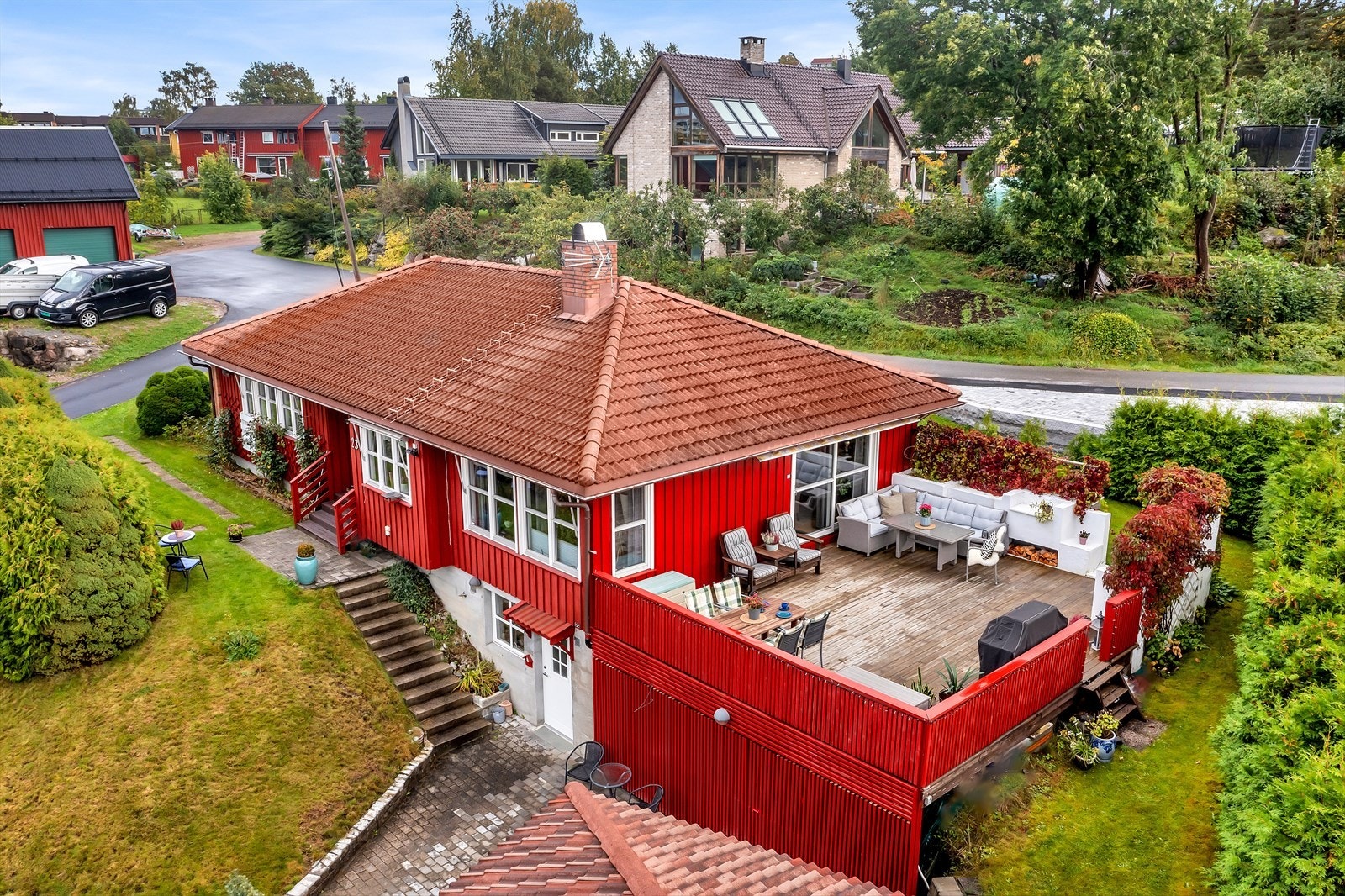 En innbydende og attraktiv enebolig over to plan med flott beliggenhet Galleribilde