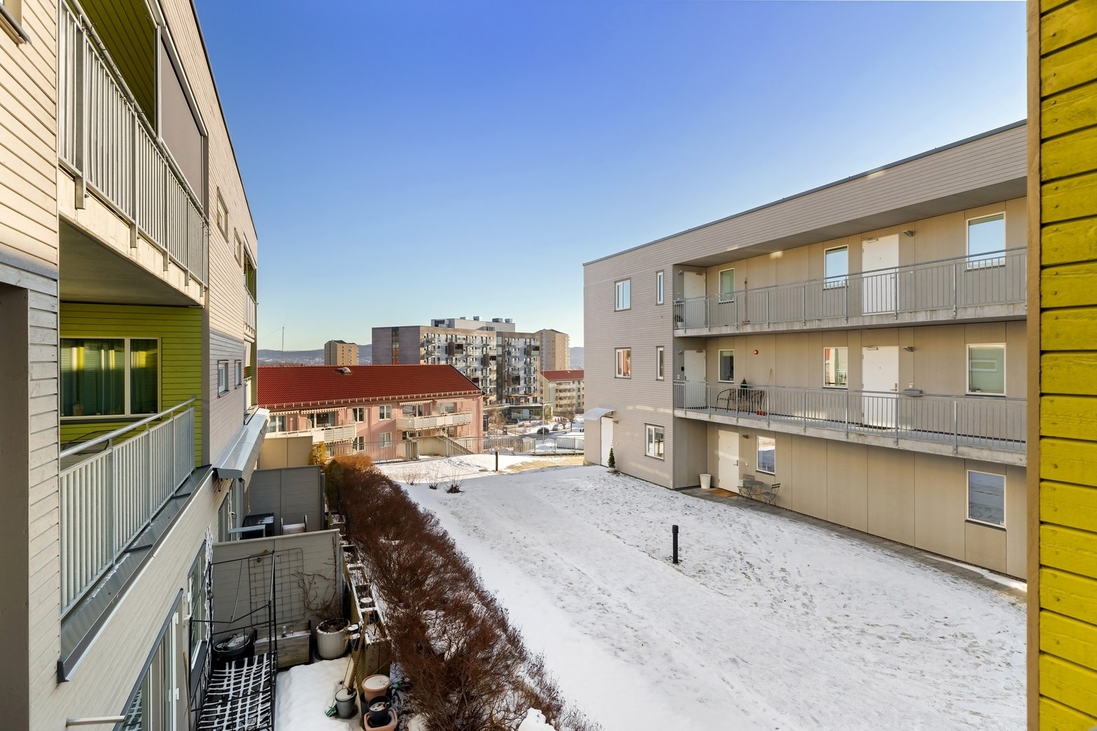 Utsikt fra balkong Galleribilde