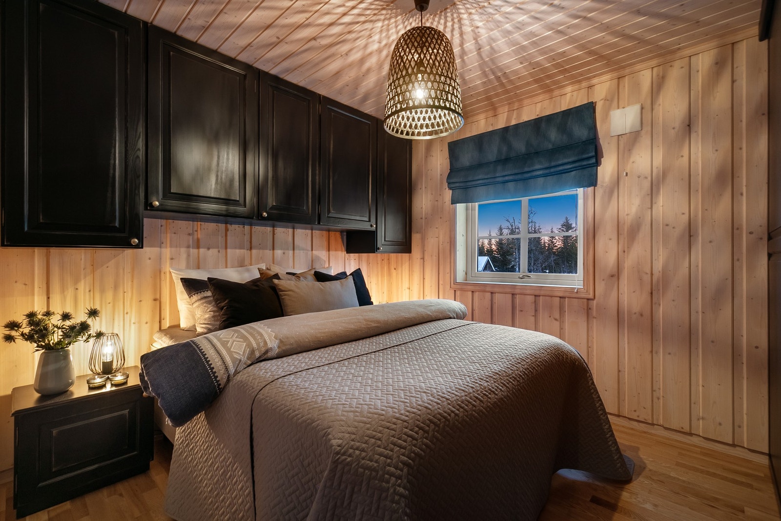 3 innbydende soverom med god plass til dobbeltseng. Galleribilde