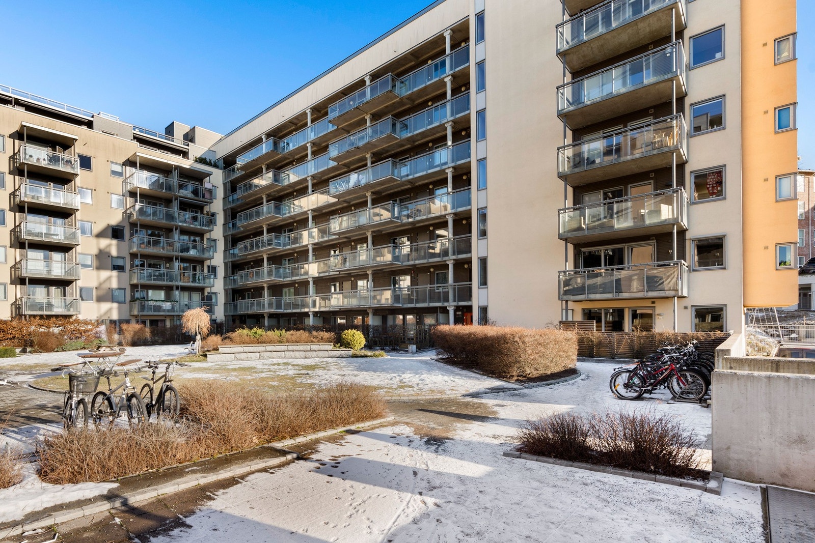 Boligen ligger i byggets 2. etasje. Galleribilde