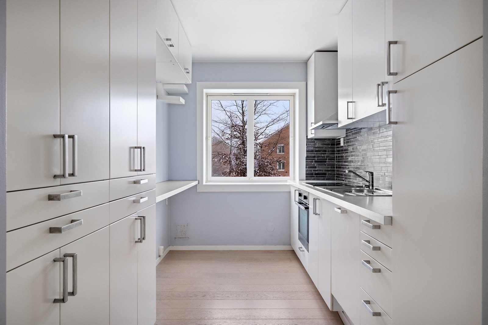 - Separat og romslig kjøkken fra 2015 - Galleribilde