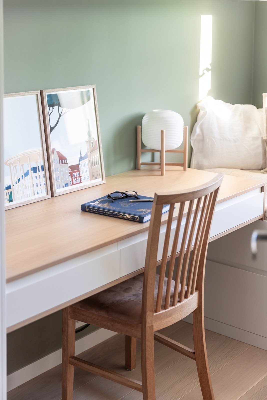 Soverom II har hjemmekontorløsning. Galleribilde