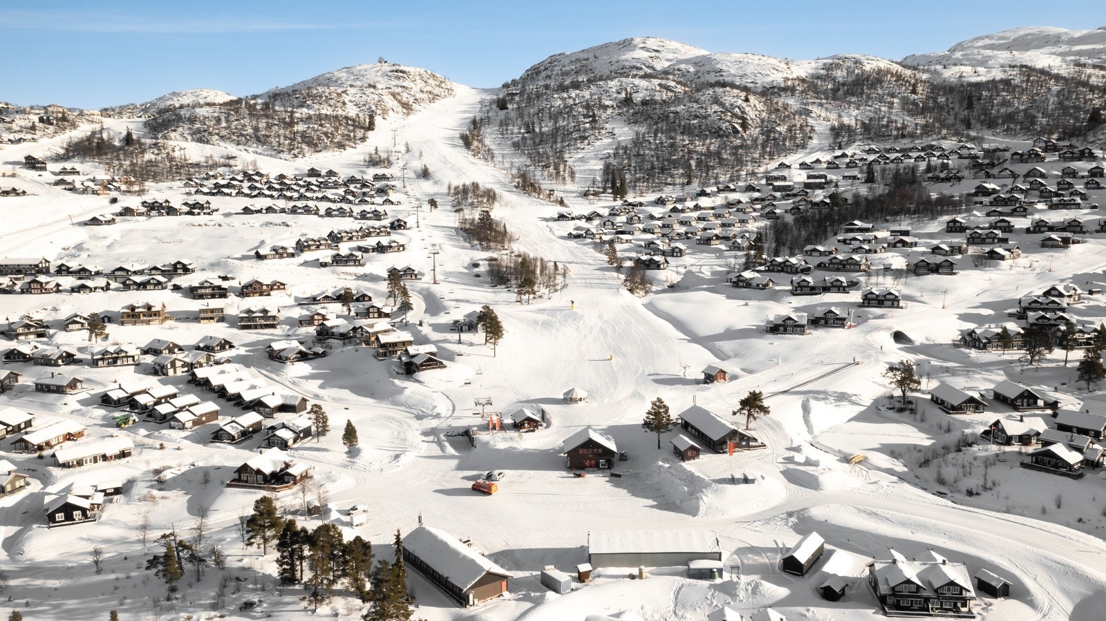 Vinterstid kan Rauland skisenter skilte med hele 10 heiser og 25 nedfarter Galleribilde