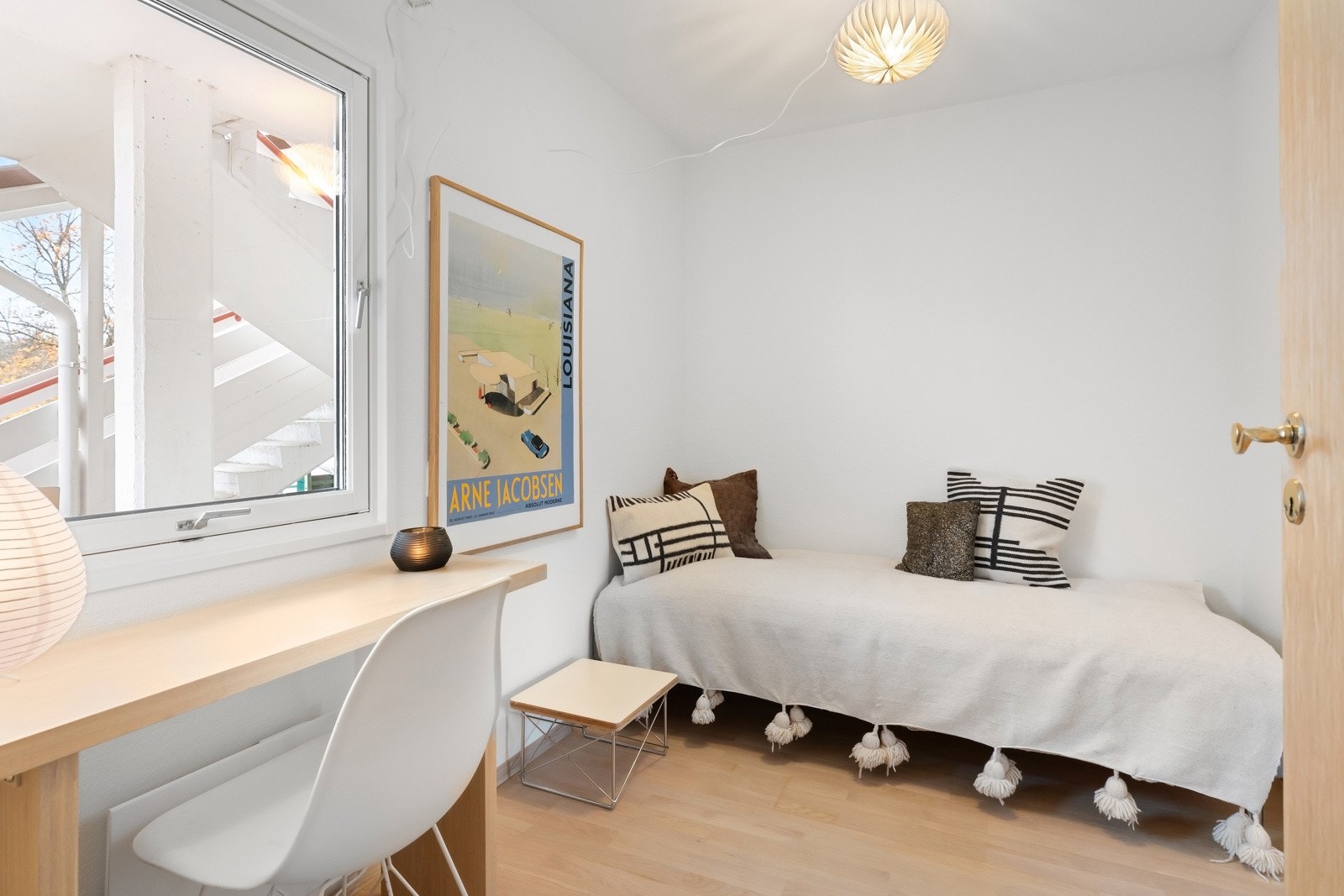 Soverom 2 - hyggelig gjesterom og kontor Galleribilde