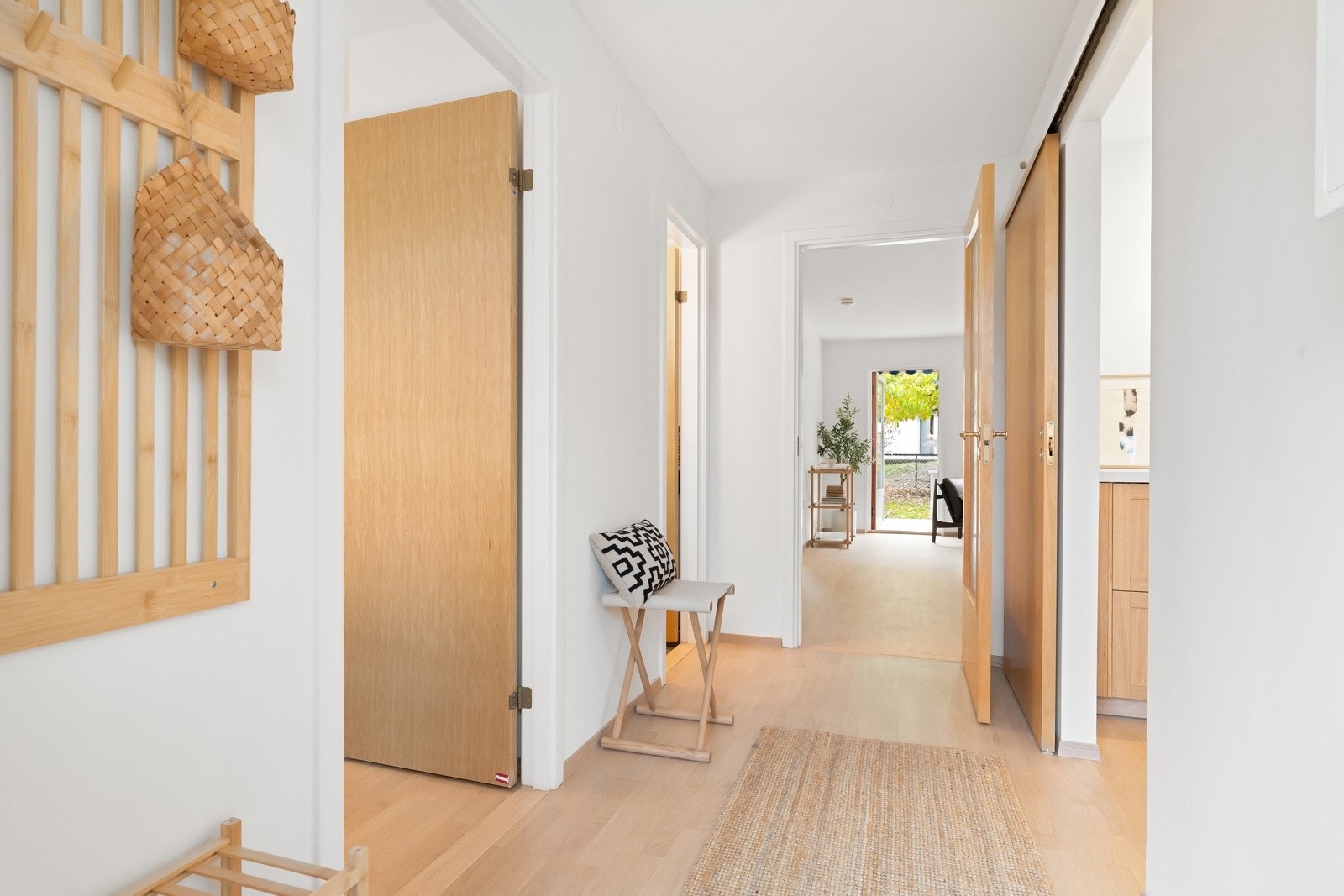 Velkommen til Pearl Engens vei 2B - en nyoppusset, lys og trivelig seniorbolig med svært sentral beliggenhet på Kastellet Galleribilde