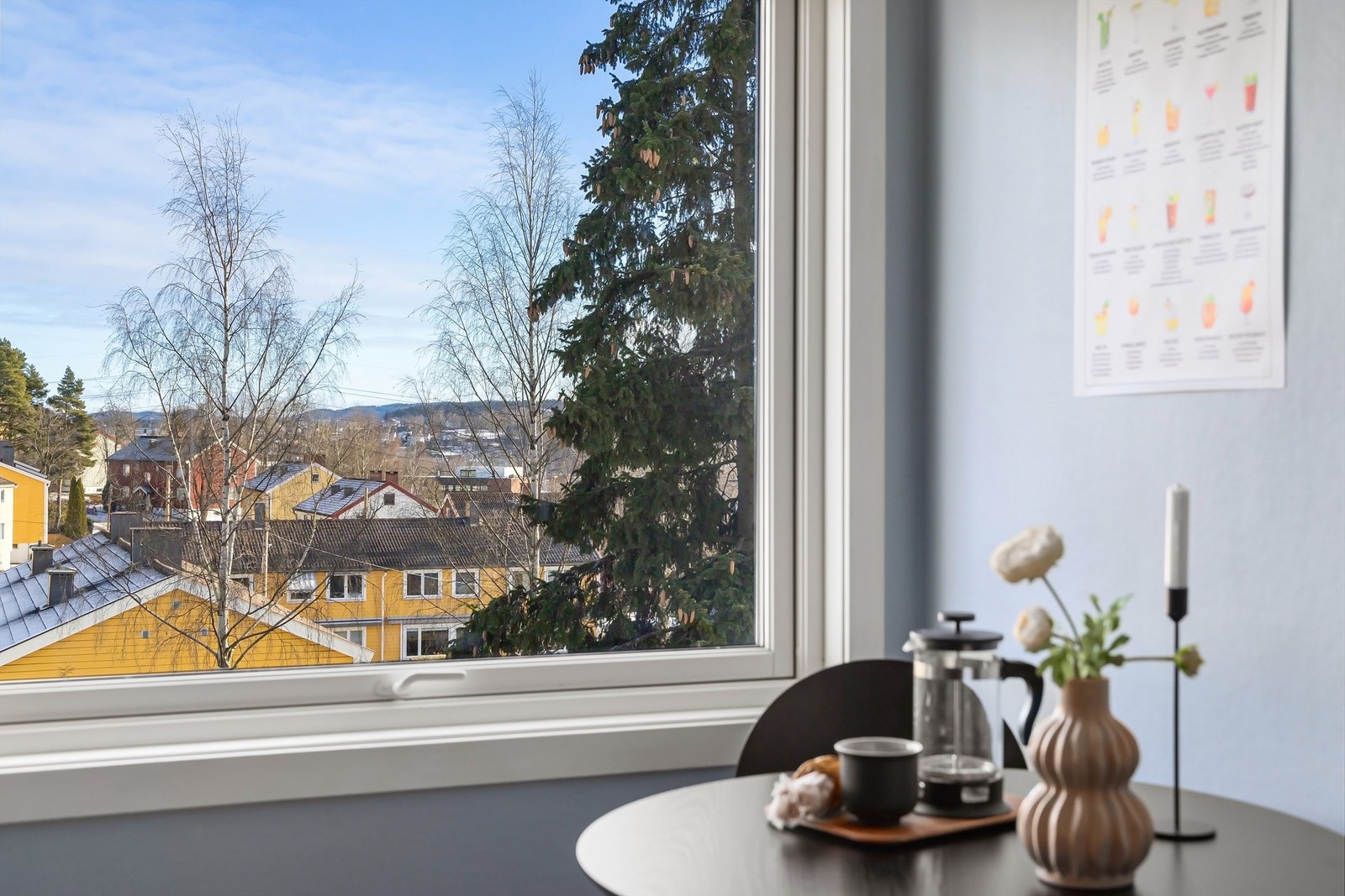 Hyggelig utsikt fra kjøkkenet. Galleribilde