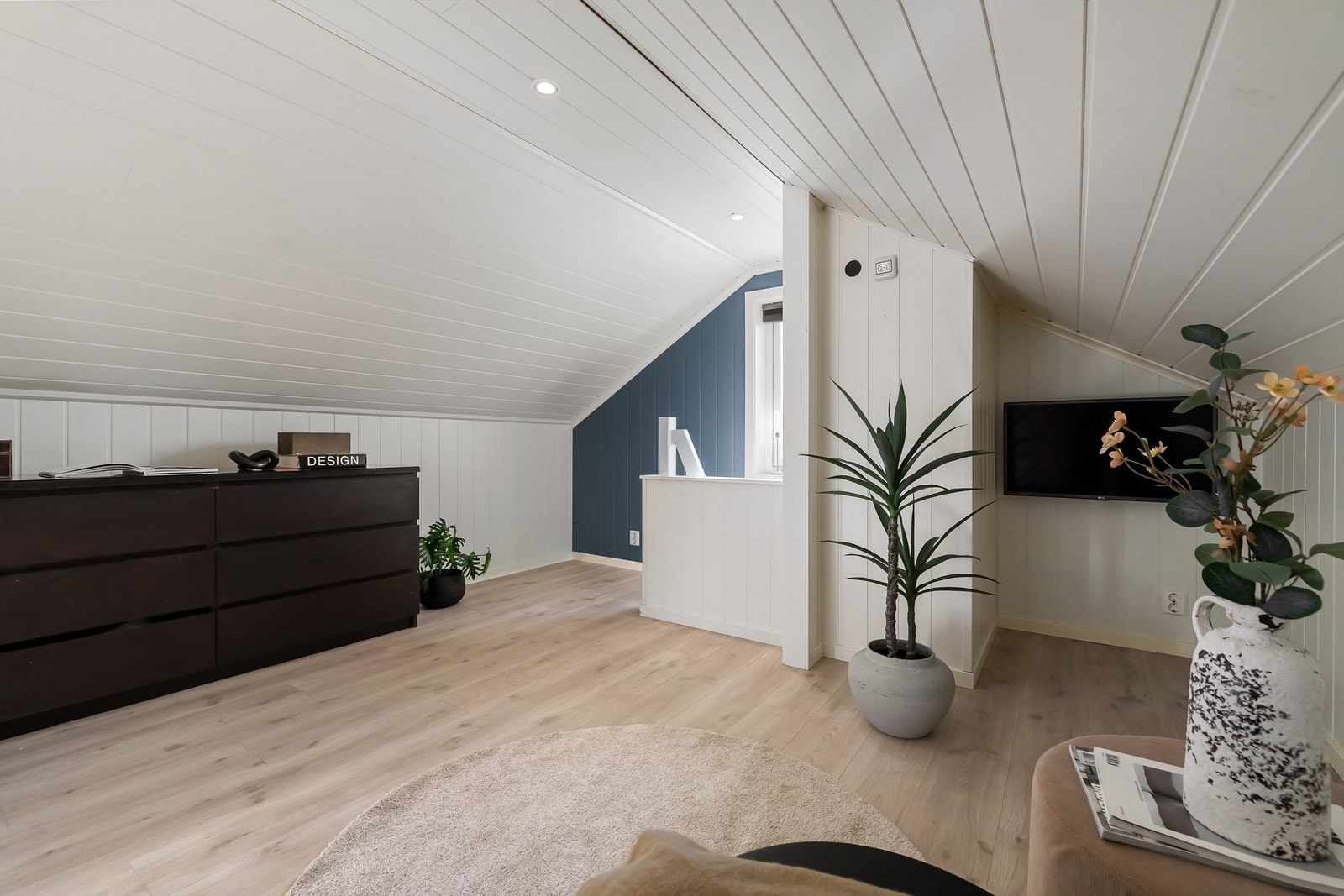 Loft - Hyggelig loftstue (Loftetasjen er ikke godkjent til varig opphold) Galleribilde