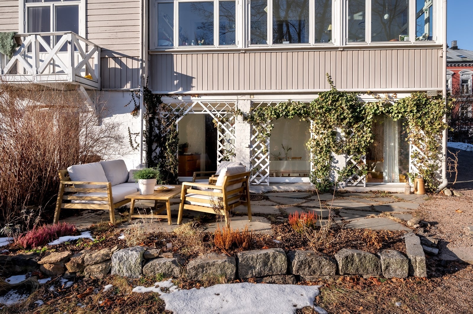 Vinterbilde av uteplassen. Galleribilde