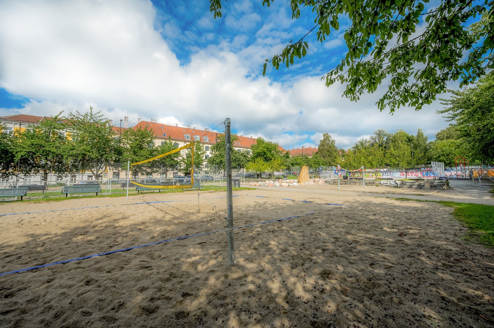 Det er blant annet volleyballbane i nærheten. Galleribilde