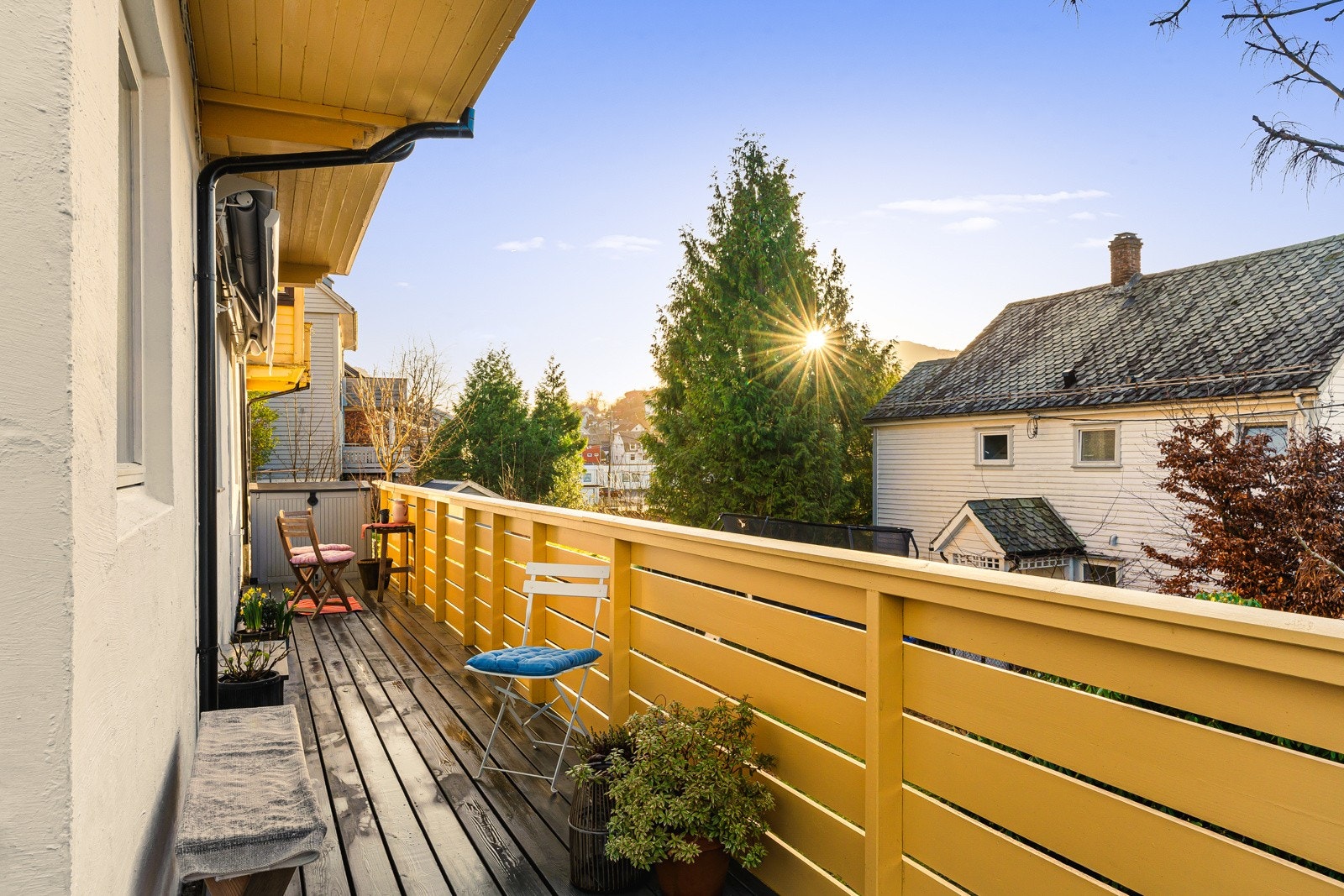 Terrassen måler hele 14 kvm. Galleribilde