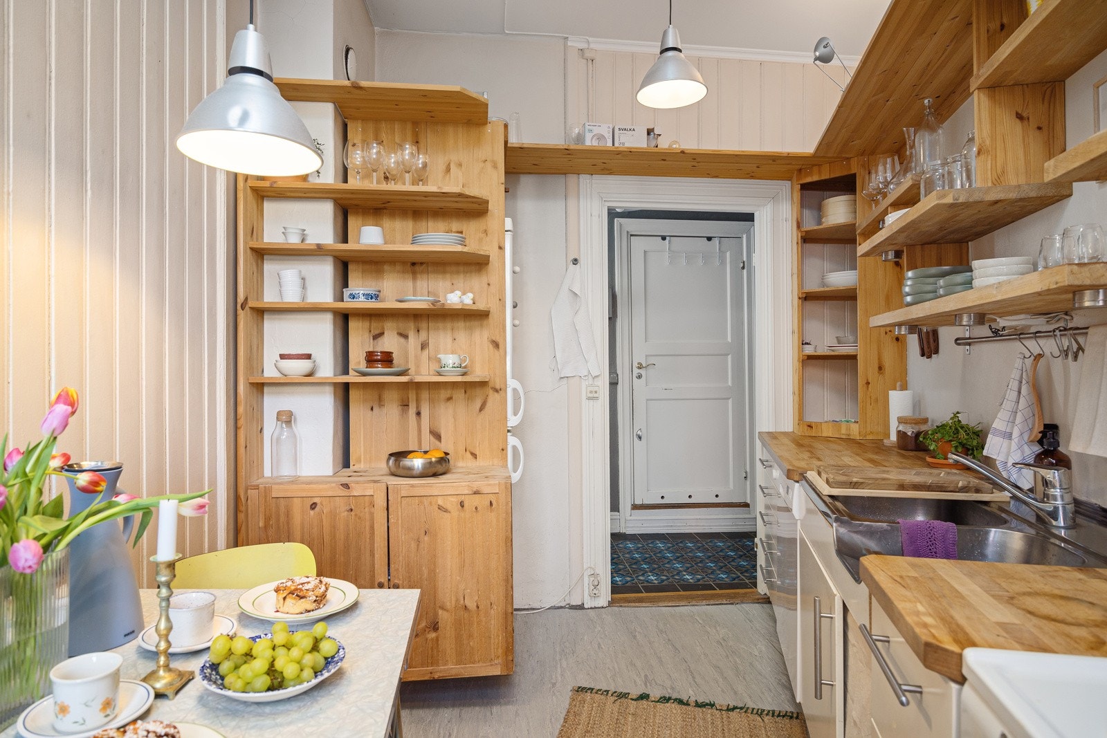 - Komfyr, oppvaskmaskin og kjøl-/ fryseskap medfølger - Galleribilde