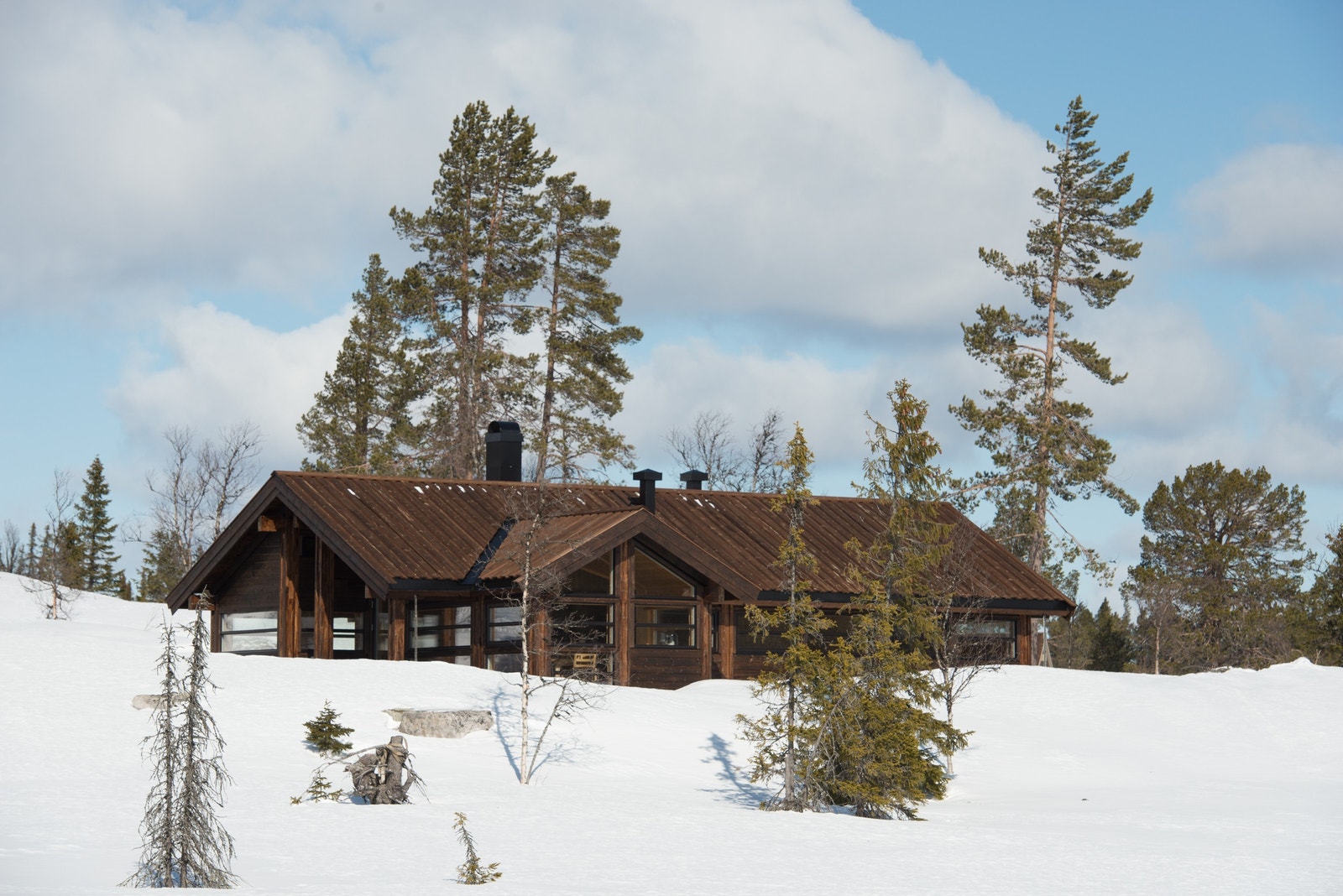 Hytta har flott beliggenhet på Reinsjøfjell hytteområde. Galleribilde