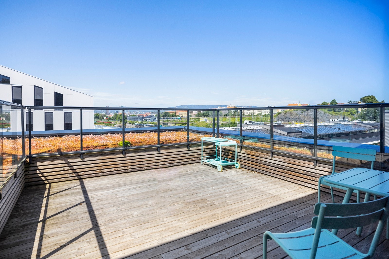 Takterrassen på sommertid. Galleribilde