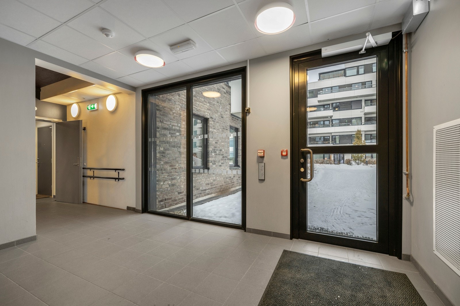 Felles inngangsparti. Galleribilde