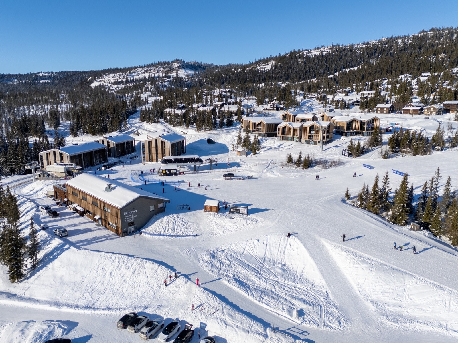 Kvitfjell er kjent for å være et paradis for alpinentusiaster, med brede, perfekt preparerte løyper og utfordringer for alle nivåer. Galleribilde