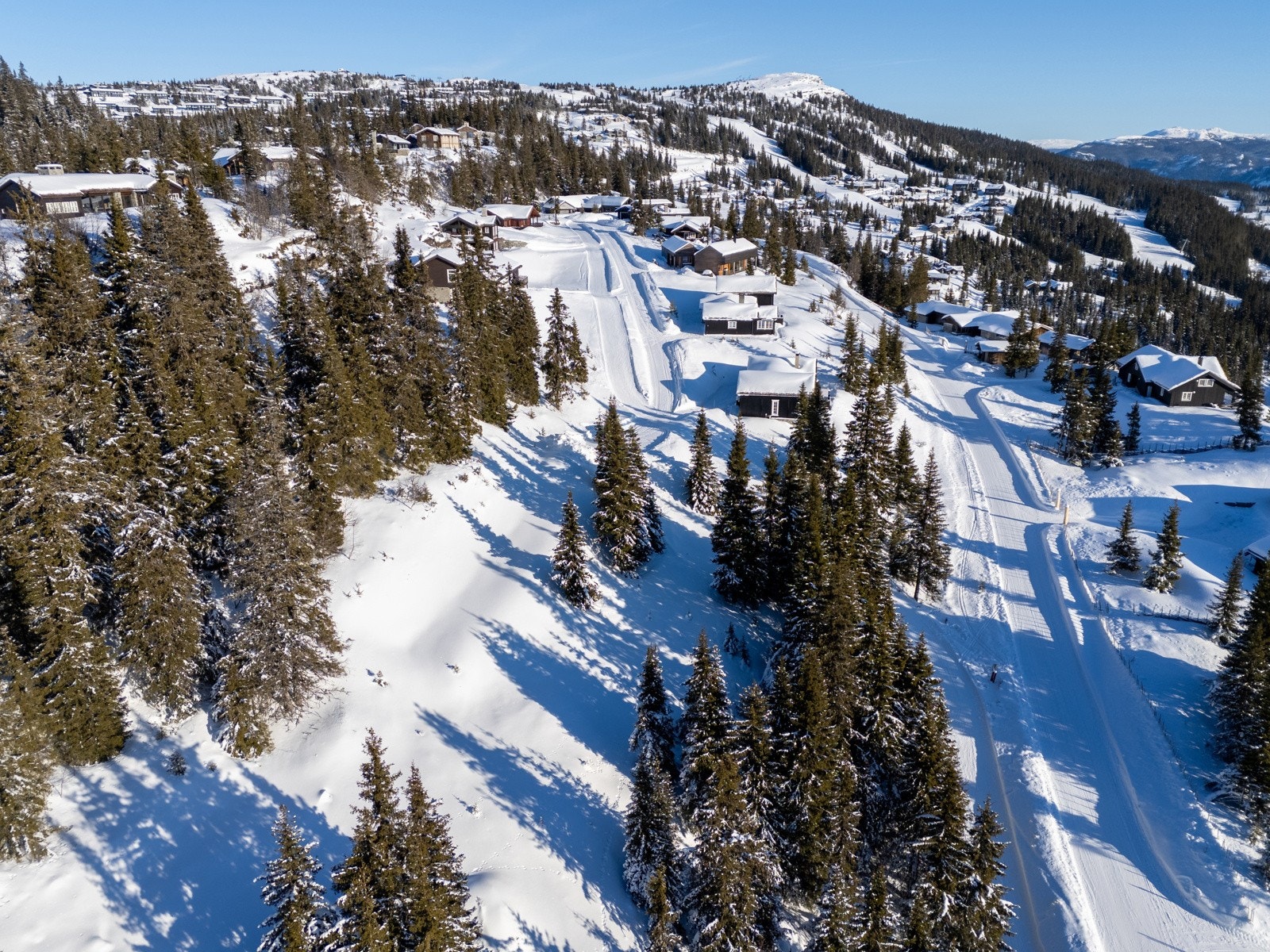 To store tomter er til salgs med ski inn/ut og fantastisk beliggenhet. Galleribilde