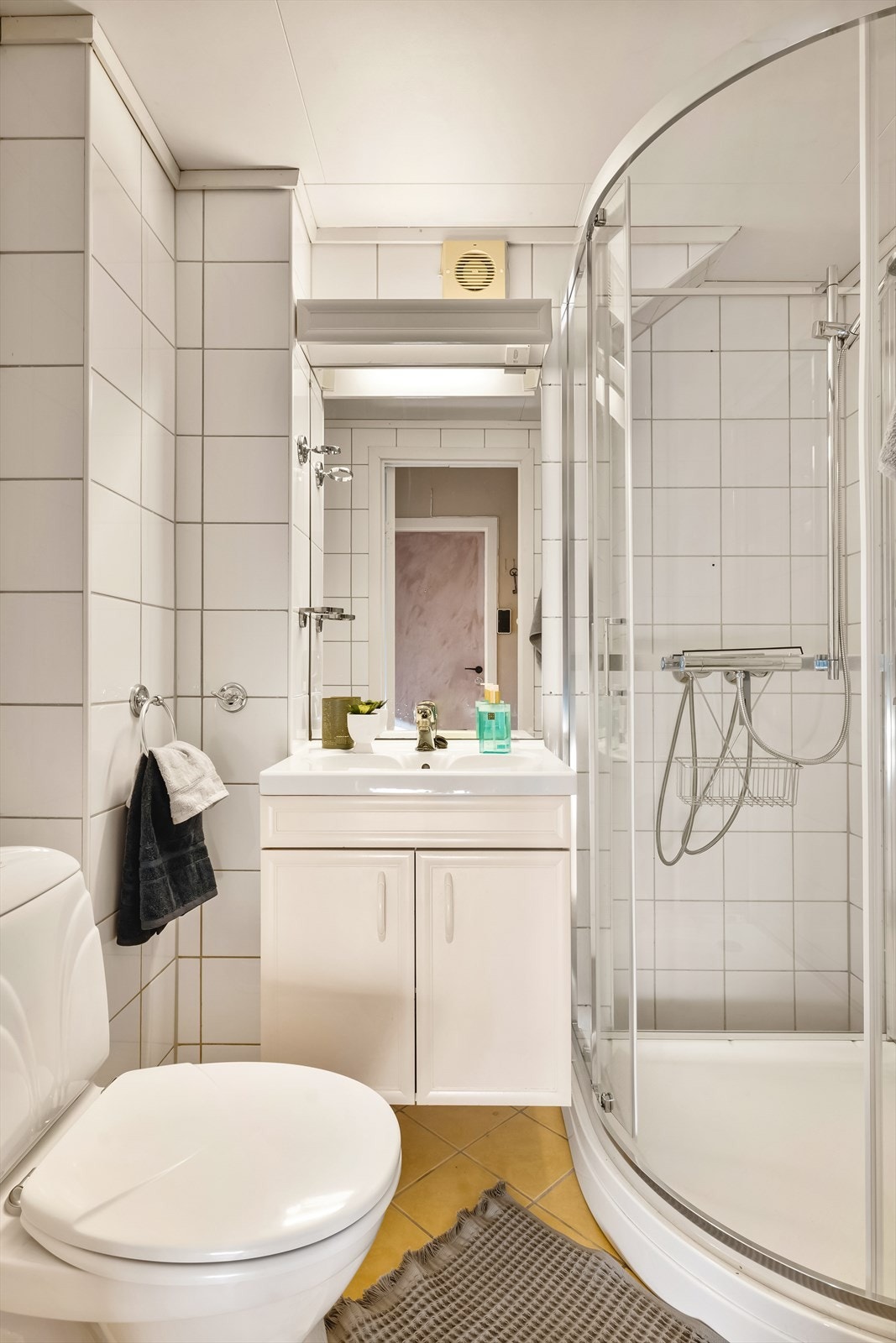 - Lyst helfliset bad - Galleribilde