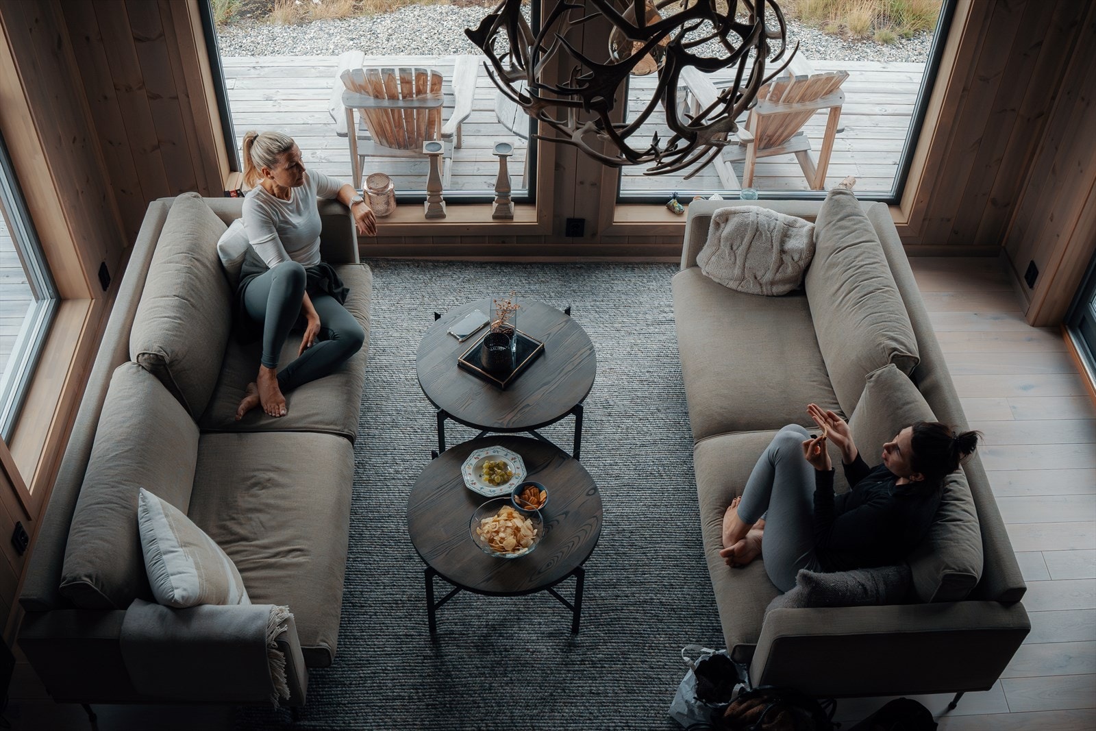 Nyt roen på fjellet i egen hytte. Galleribilde