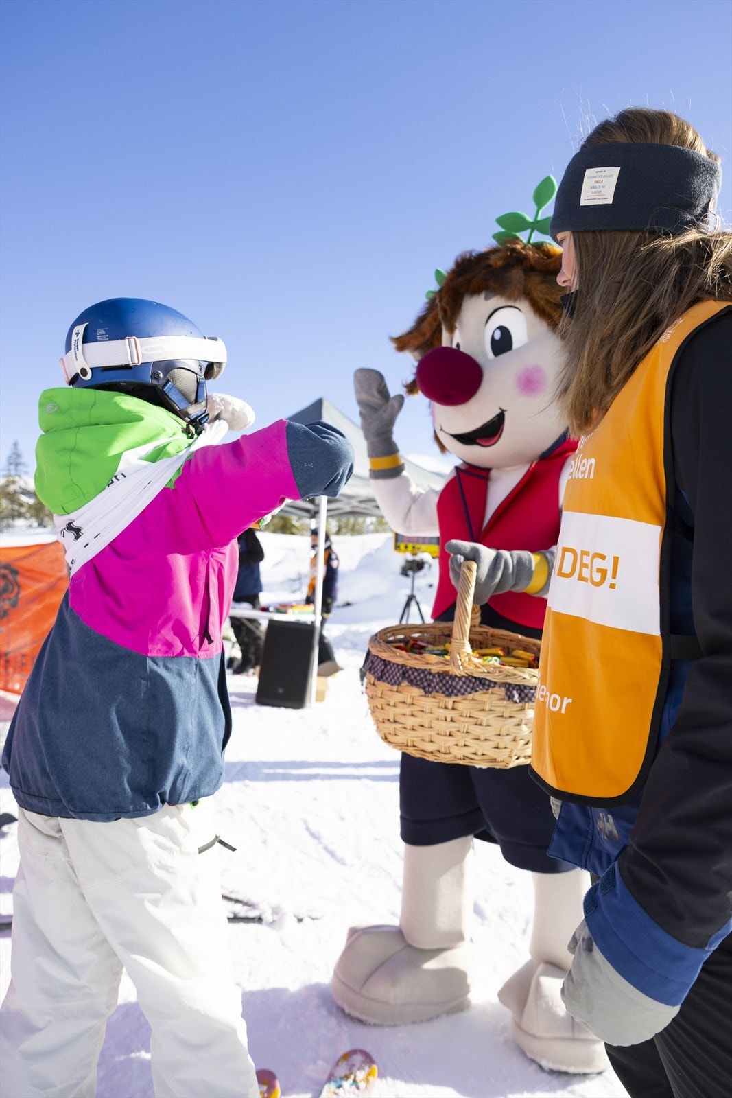 Moro med egen maskot. Galleribilde