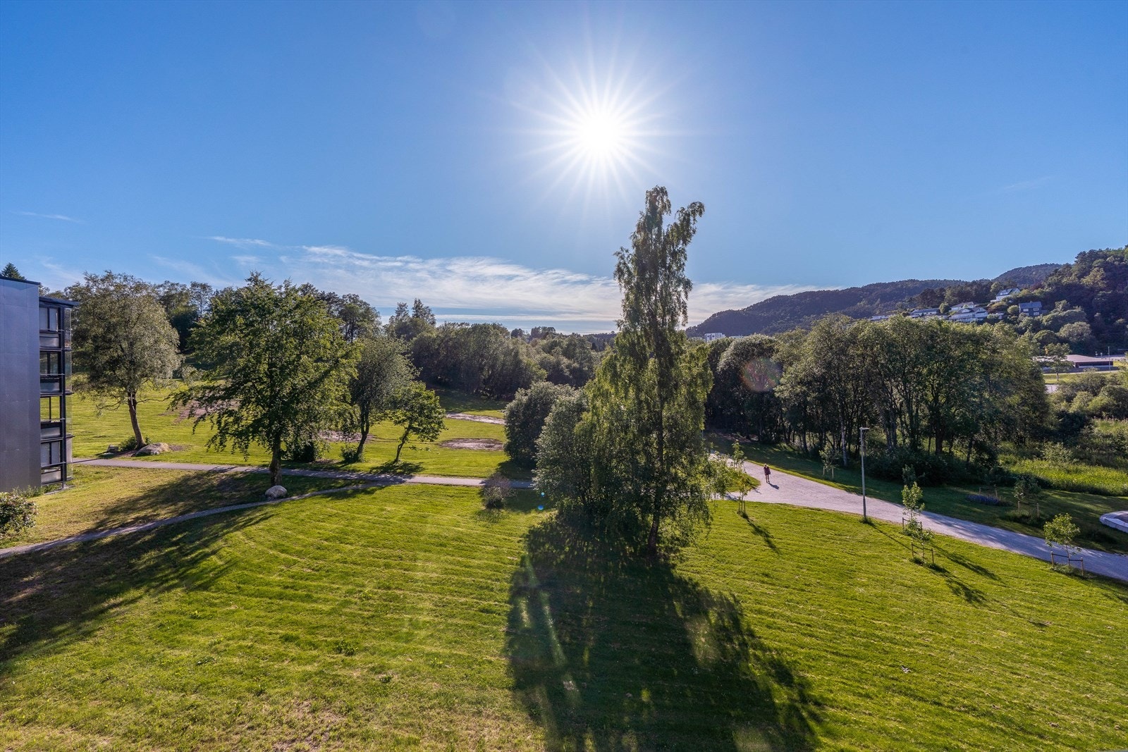 - Utsikten fra balkongen midtsommers - Galleribilde