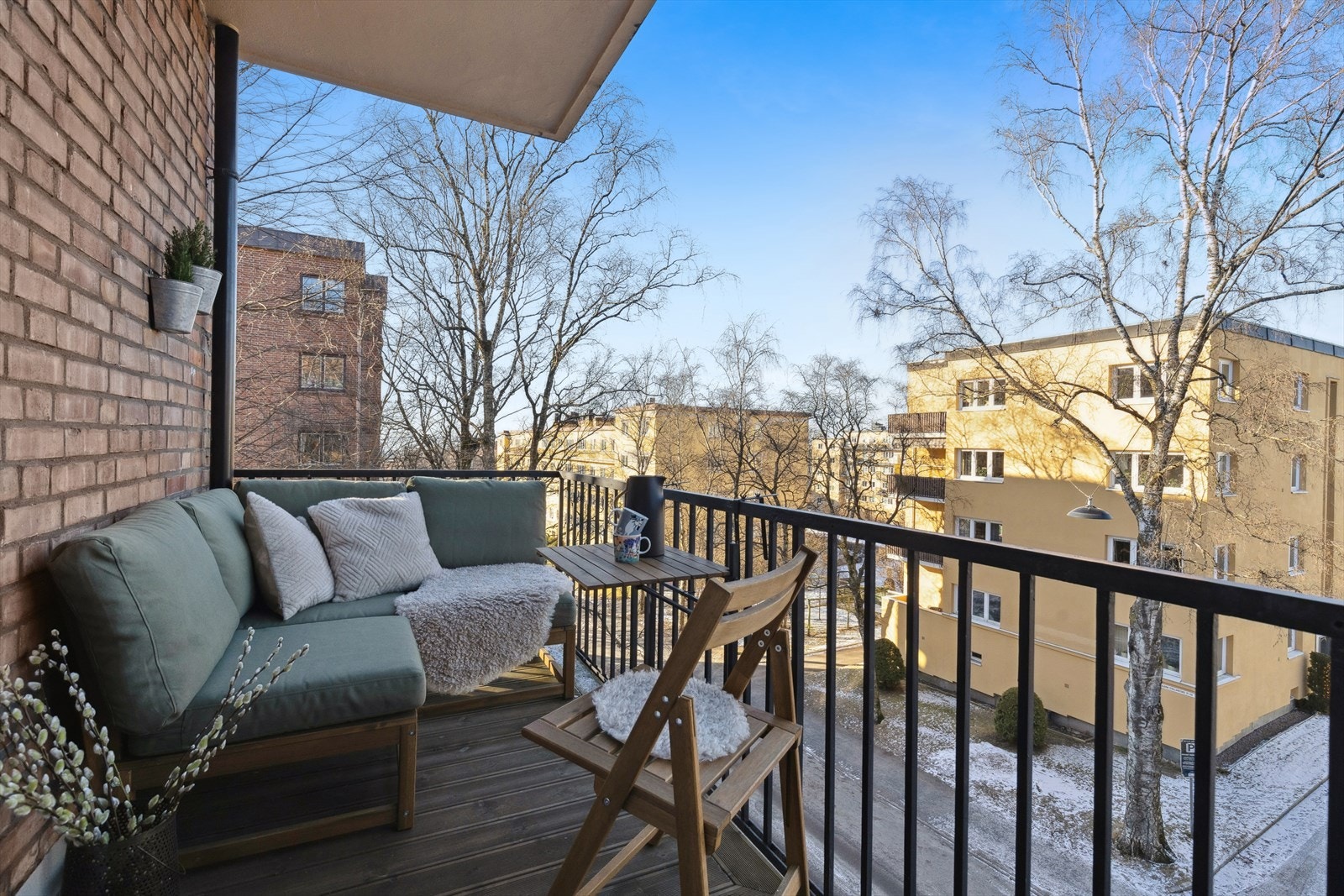 Sydvestvendt balkong på 5 m² med svært gode solforhold Galleribilde