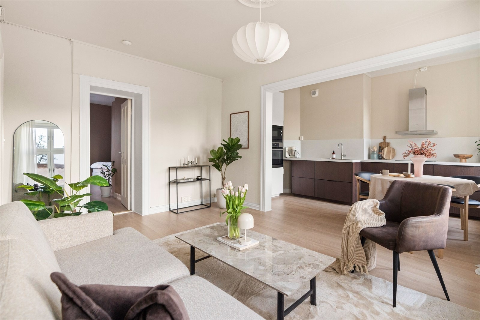 Leiligheten er betydelig oppusset de senere år, med flere fine detaljer. Galleribilde