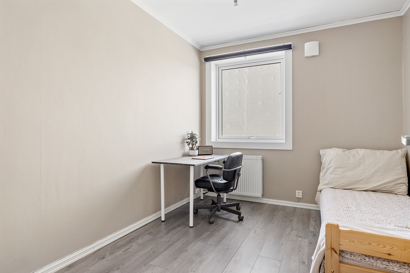 Soverom 2 kan fint brukes til gjesterom, kontor eller hobbyrom. Galleribilde