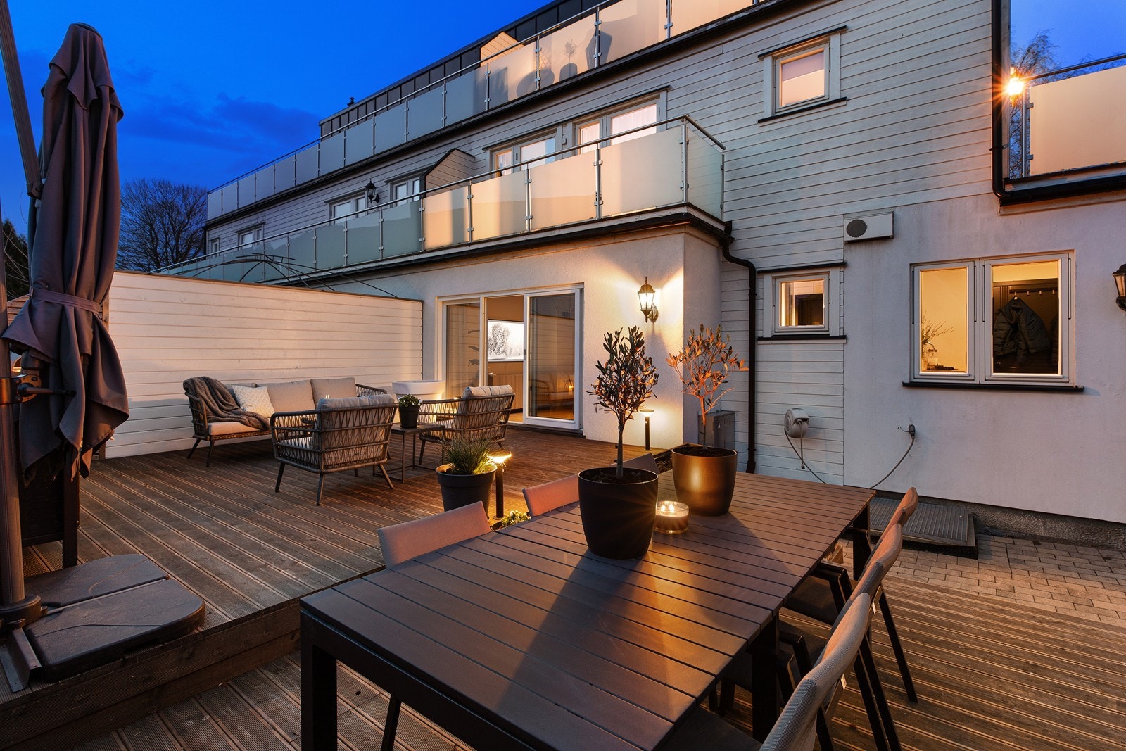 Sydvestvendt terrasse i 1.etasje på hele 39 m². Galleribilde