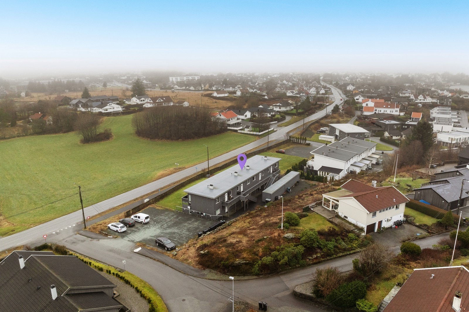 Kjekk beliggenhet like i nærheten av nye Stangaland skole, barnehager, ungdomsskole, idrettsanlegg og Jonnstranda. Galleribilde