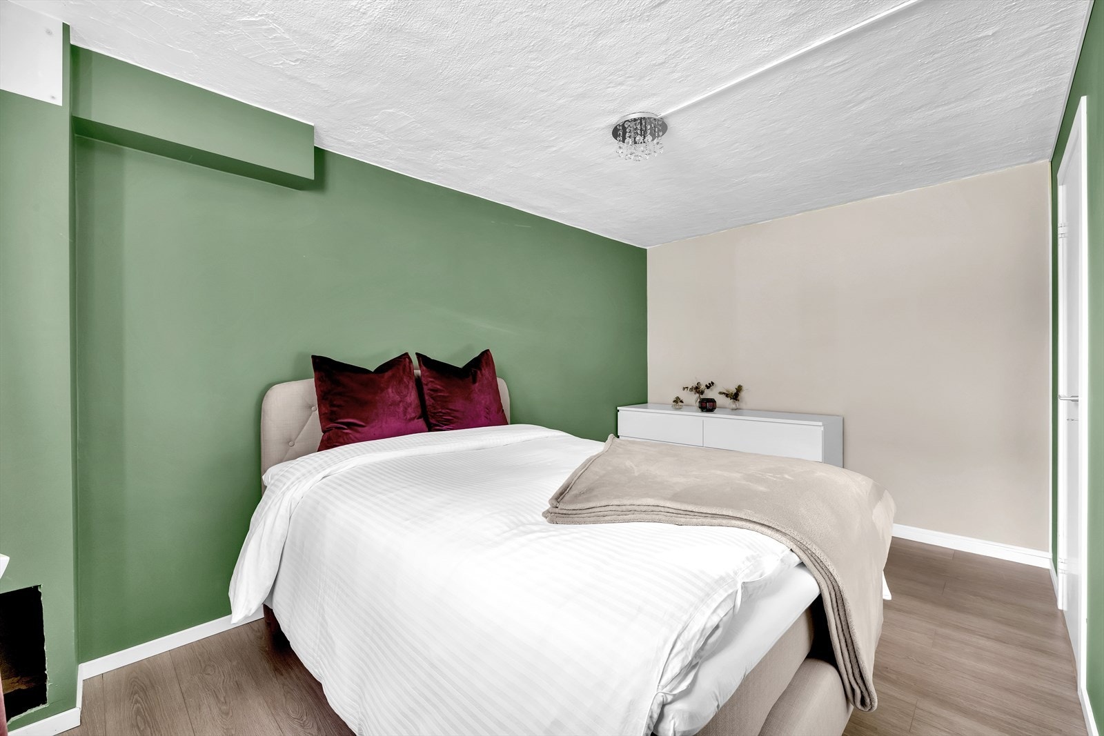 Her er det god plass til garderobeskap hvis ønskelig Galleribilde