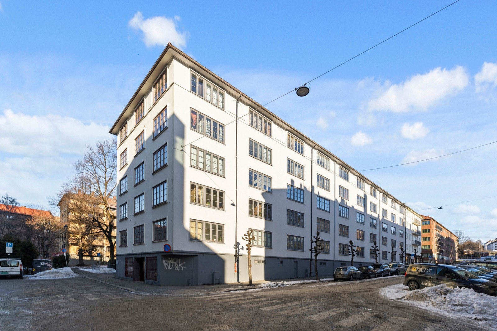 Boligen ligger godt til i byggets 4. etasje. Galleribilde