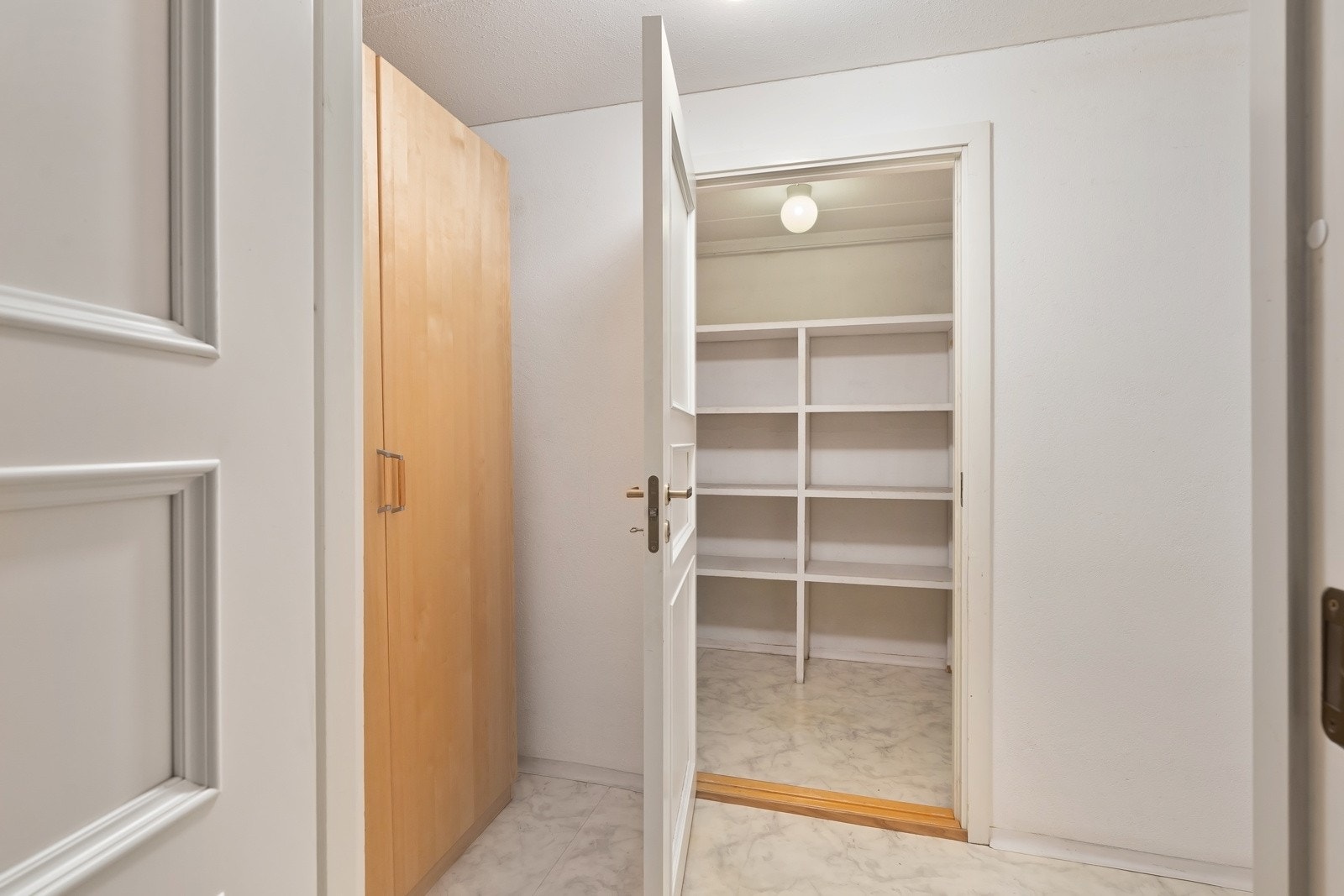 Innvendig bod i u. etg. Galleribilde