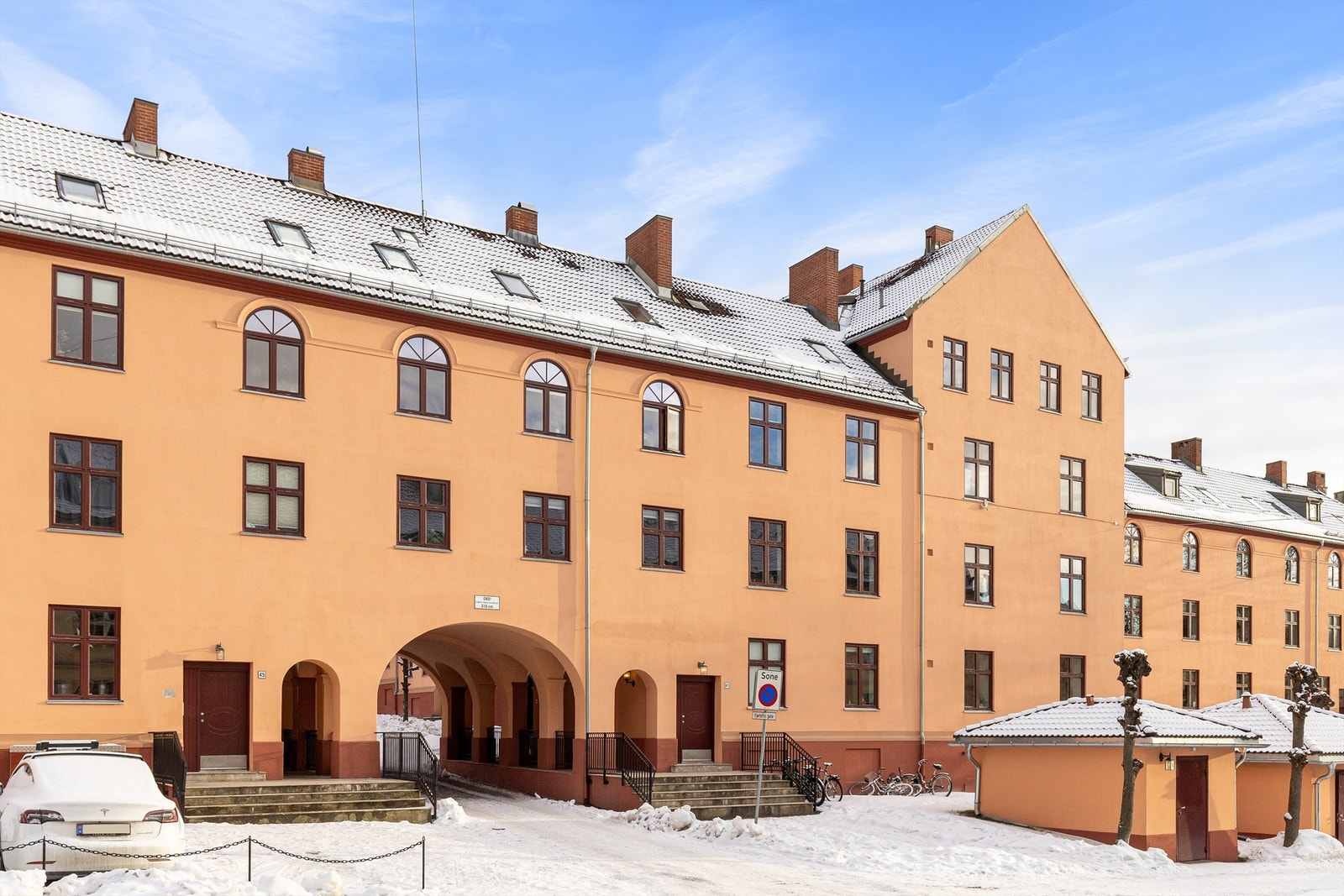 Her kommer du inn til sameiet via Vøyenvollen borettslag Galleribilde