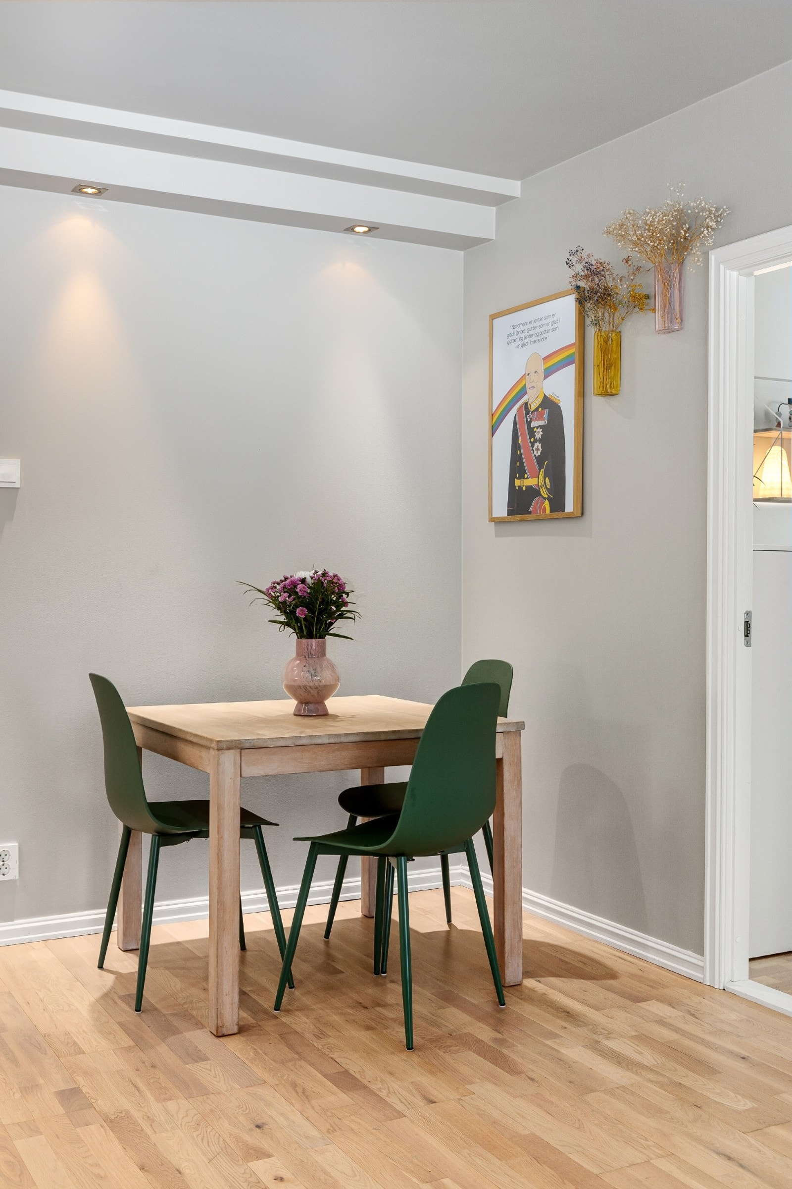 Fin plass til spisebord Galleribilde