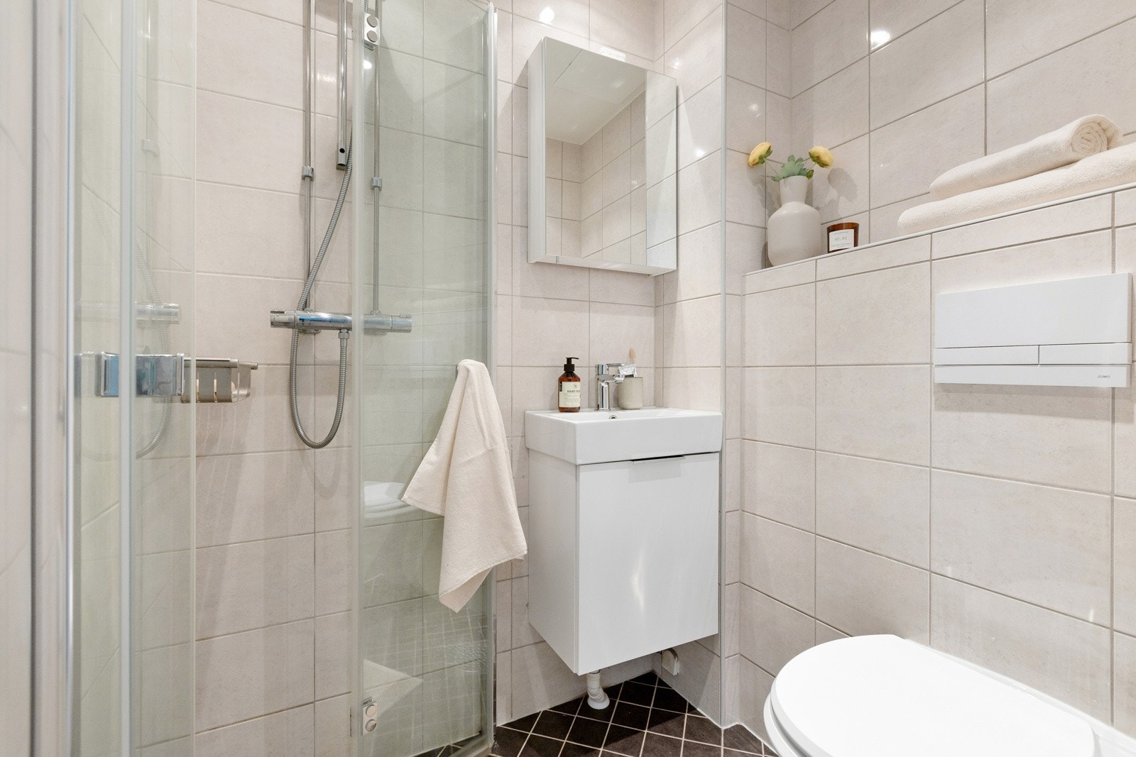 Badet ble pusset opp i regi av borettslaget i 2013, og nåværende eier har gjort moderniseringer i 2021. Galleribilde