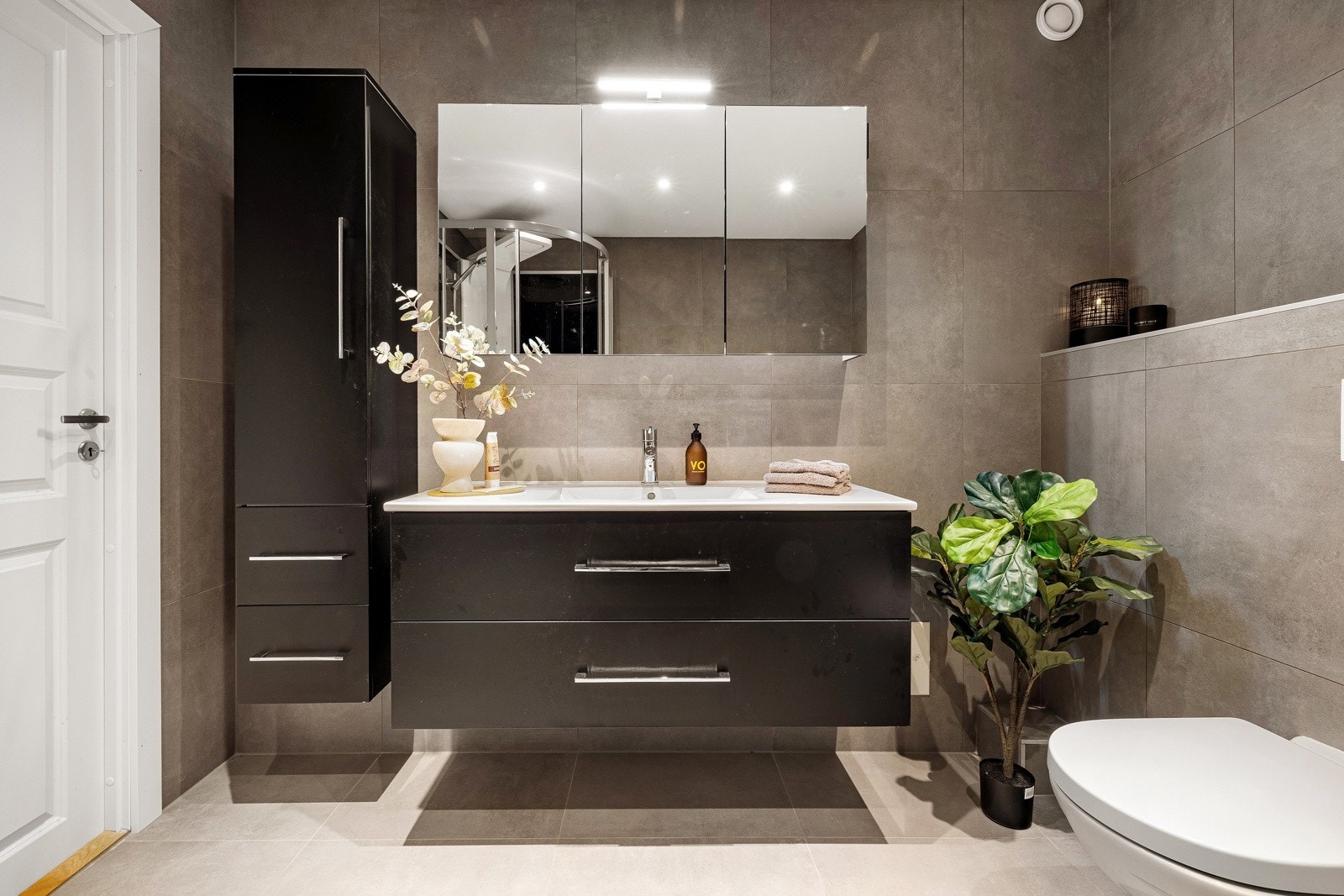 Lekkert helfliset bad, pusset opp i 2021 Galleribilde