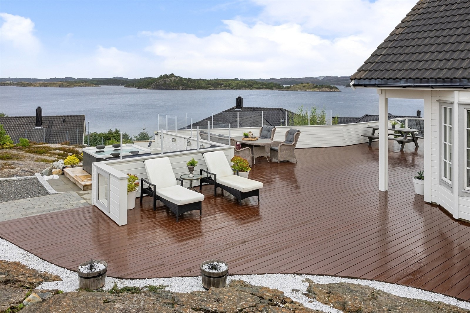 Usjenerte, solrike og herlige uteplasser Galleribilde