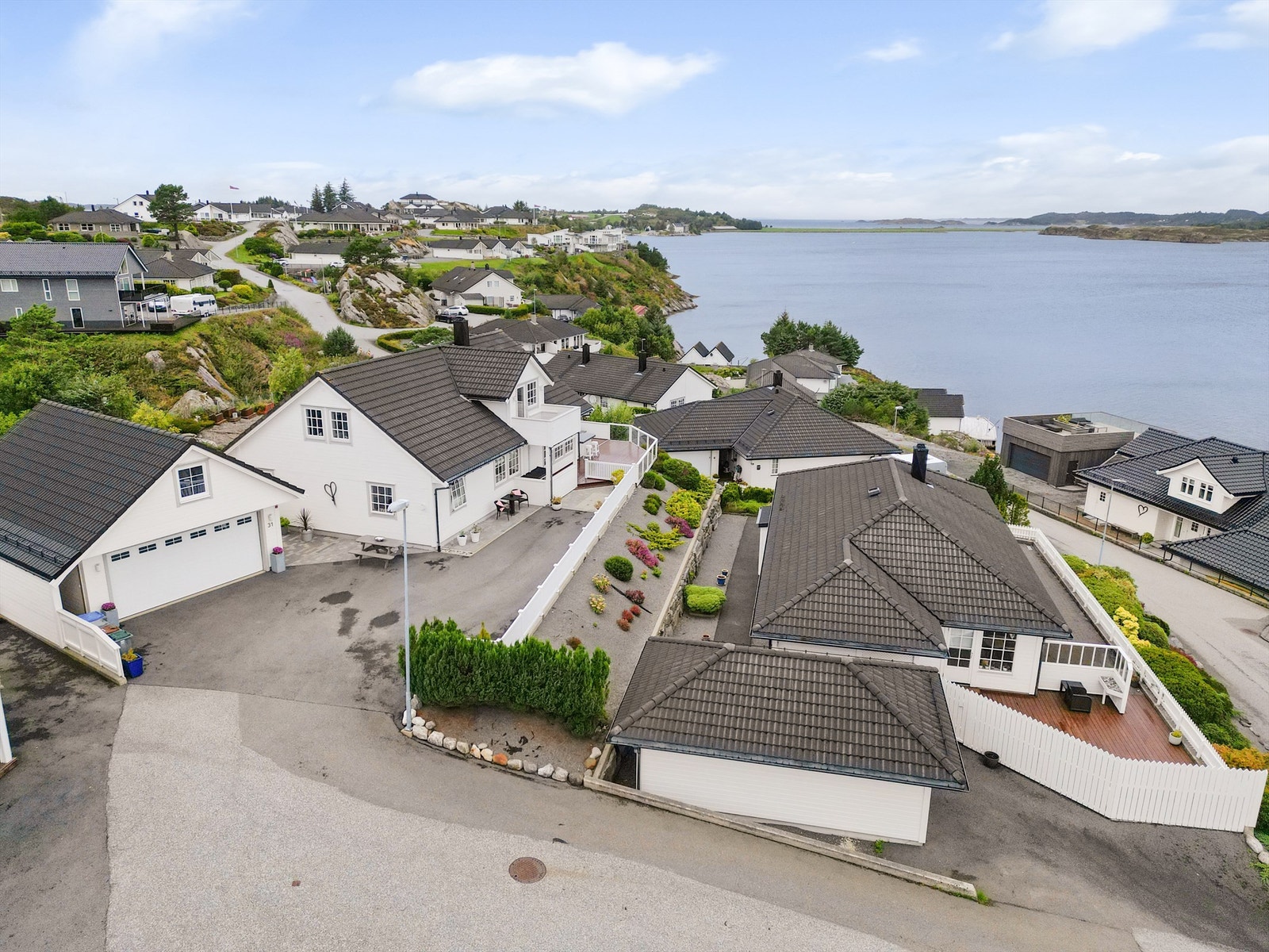 Velkommen til Festningsvegen 31 - Presentert av Kjell Fjellstad v/ Eiendomsmegler Krogsveen Galleribilde