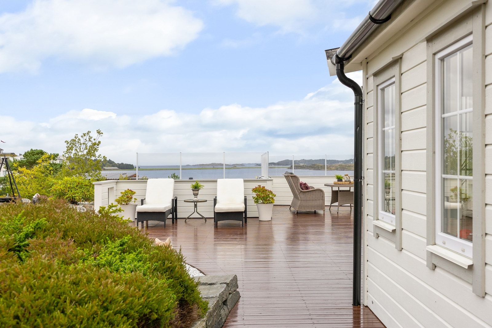 Kort vei til fine fiske- og badeplasser, samt flotte turterreng i umiddelbar nærhet. Galleribilde