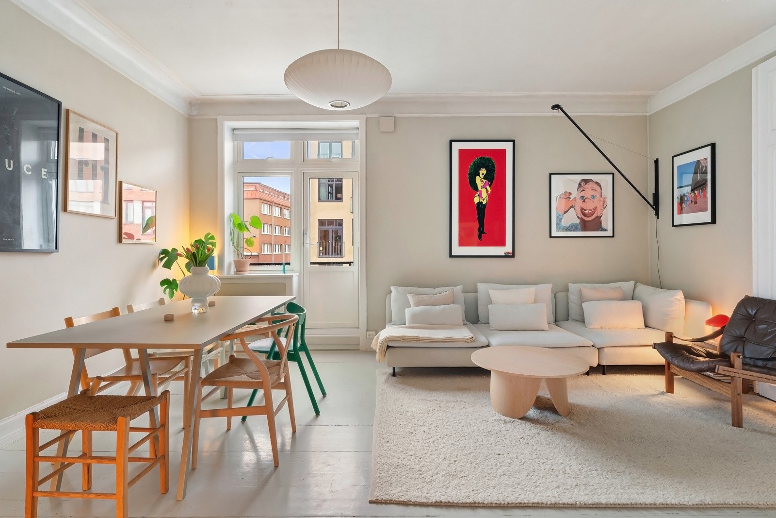 Nye vinduer og balkongdører (produksjonsår 2023, skiftet i 2024). Galleribilde