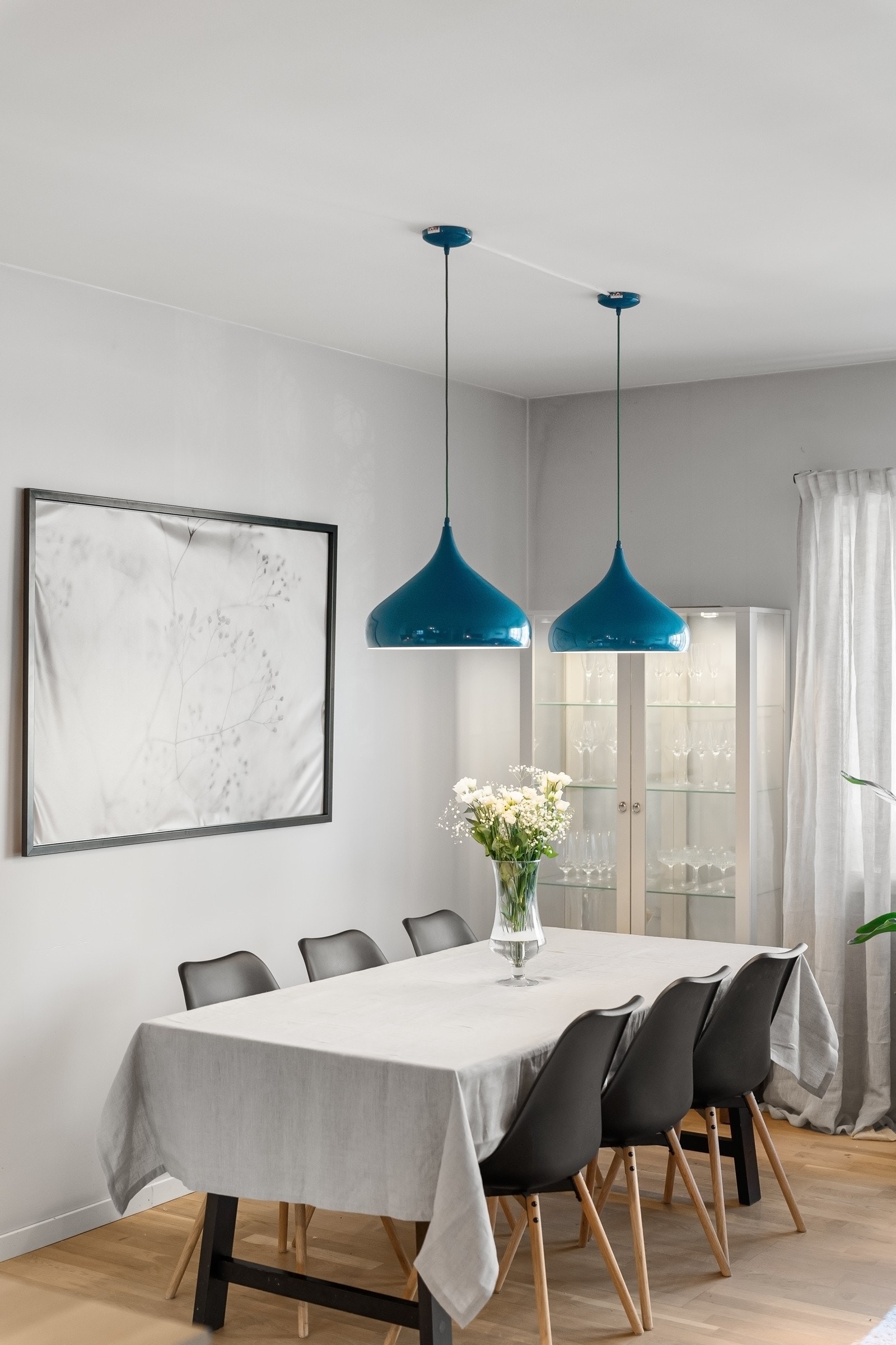 Ved kjøkkenet er det god plass til et spisebord, perfekt for hyggelige middager og samlinger. Galleribilde