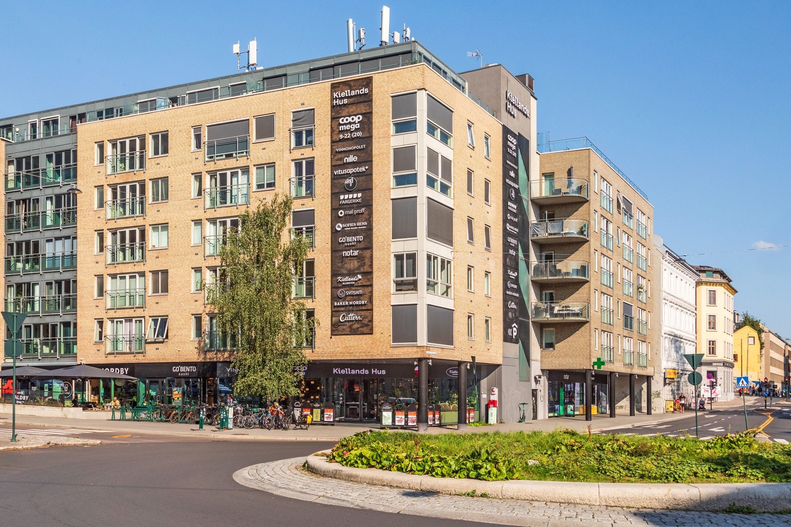 Populære Kiellands Hus like rundt hjørnet. Galleribilde
