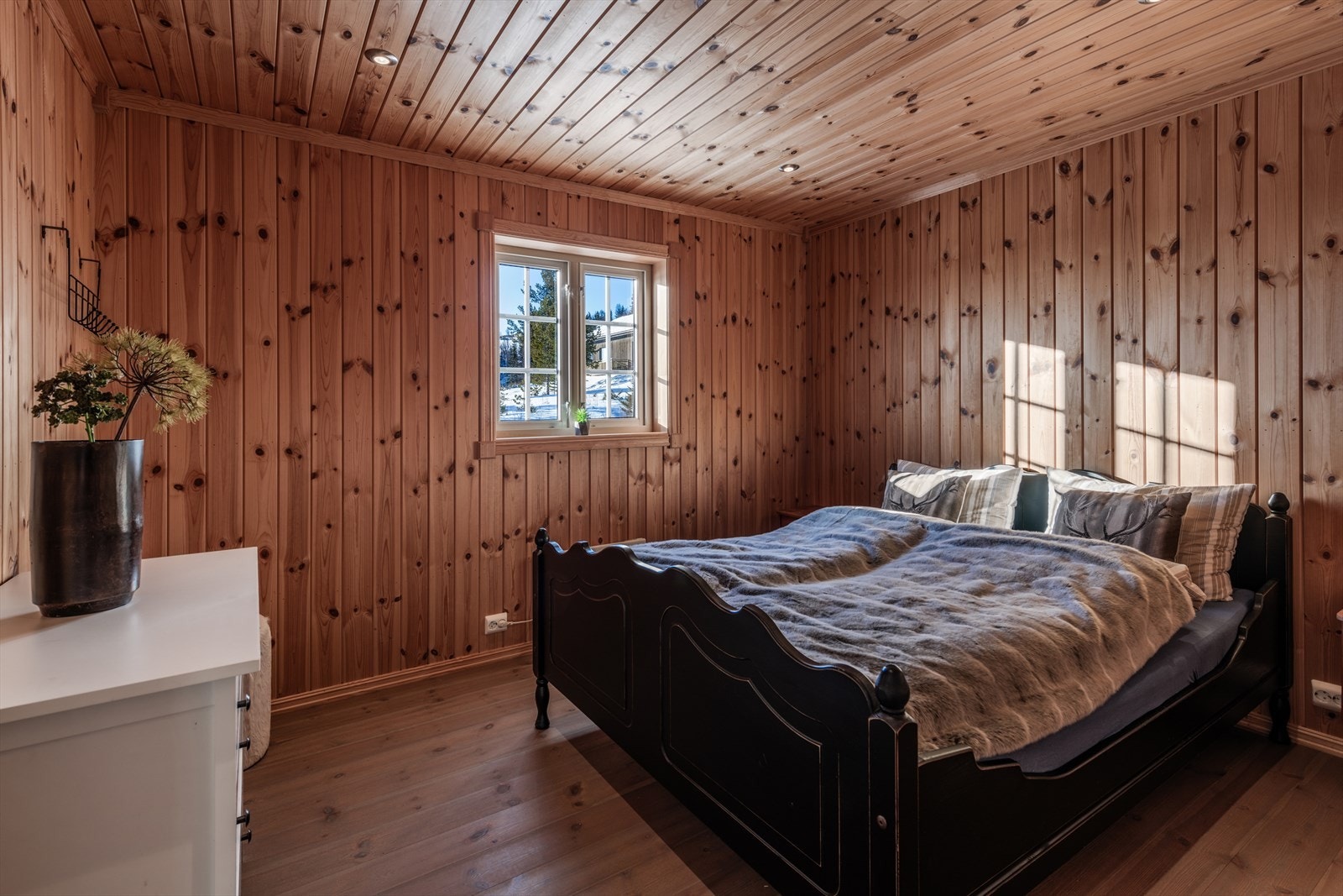 Soverom 1 med dobbeltseng. Galleribilde