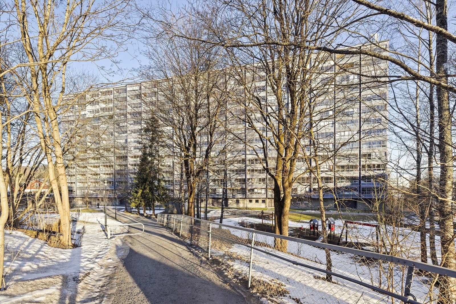 Leiligheten er tilknyttet Ammerudlia Borettslag. Galleribilde