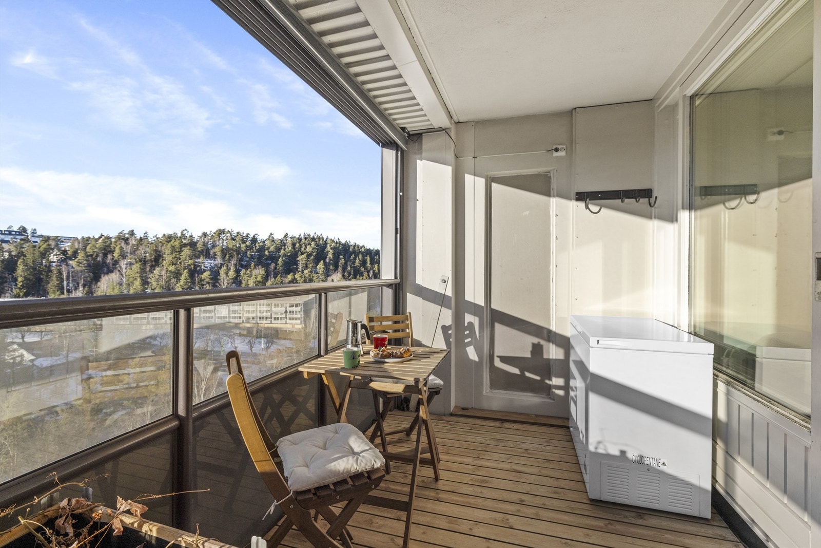 Luftig og arealsmart 1-roms i populære Ammerudlia borettslag. Galleribilde