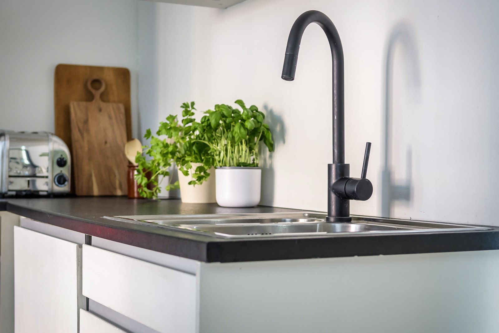 Det er etablert både komfyrvakt og automatisk lekkasjestopper. Galleribilde