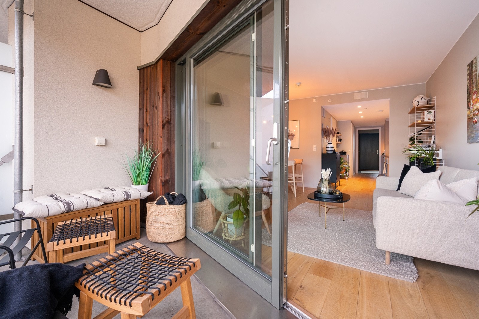 Leiligheten oppleves som godt lydisolert mot gate og naboer. Galleribilde